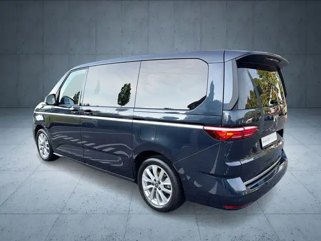 Volkswagen Multivan view 3