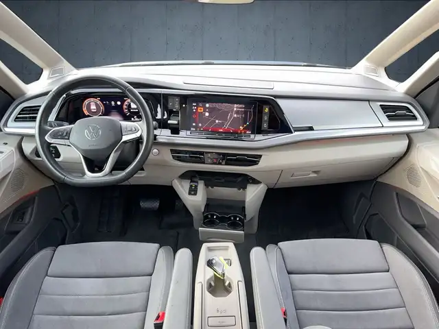 Volkswagen Multivan view 11