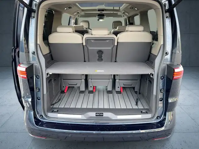 Volkswagen Multivan view 12