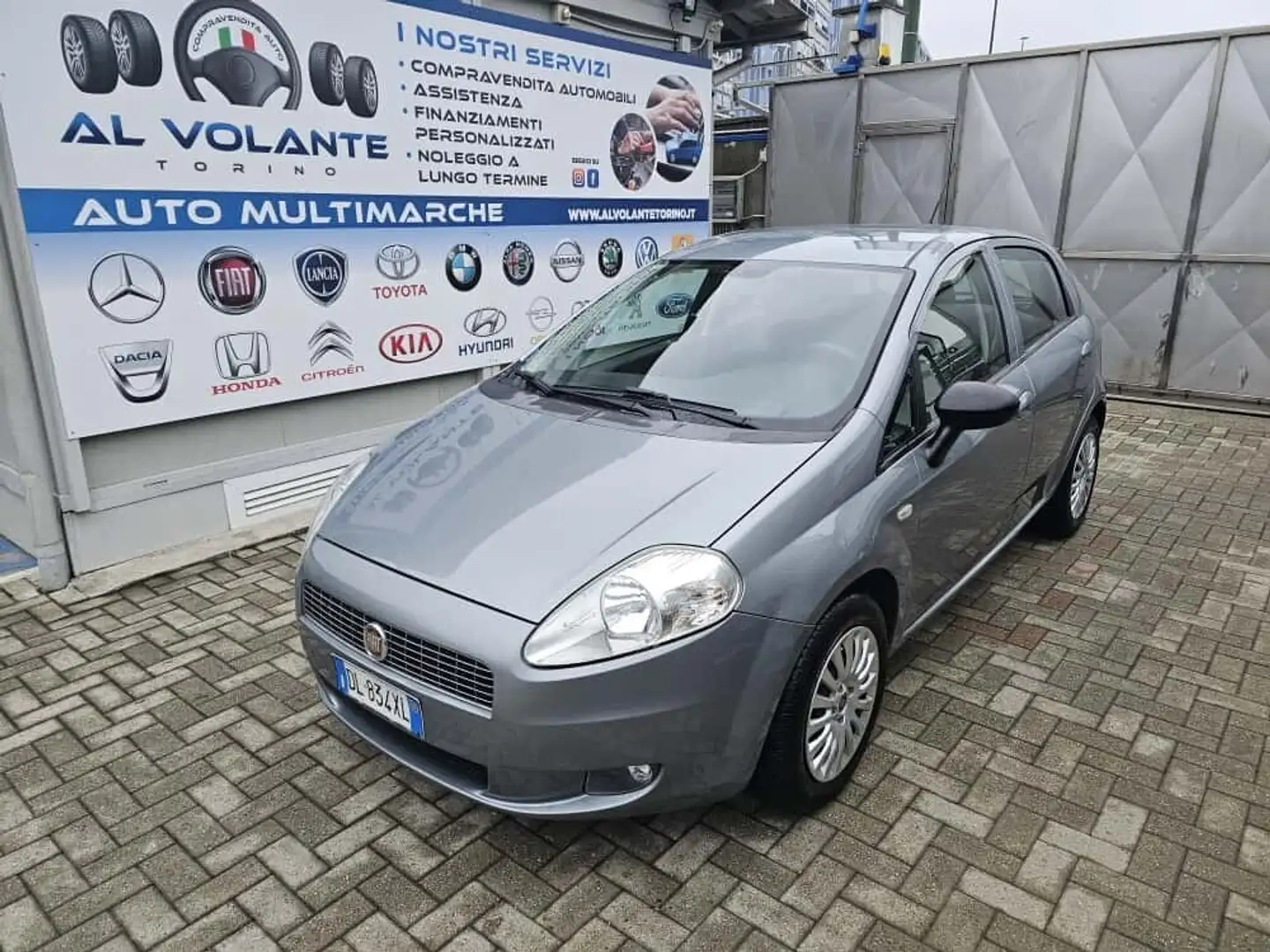 Fiat Grande Punto Grande Punto 1.4 5 porte Dynamic Gris - 2