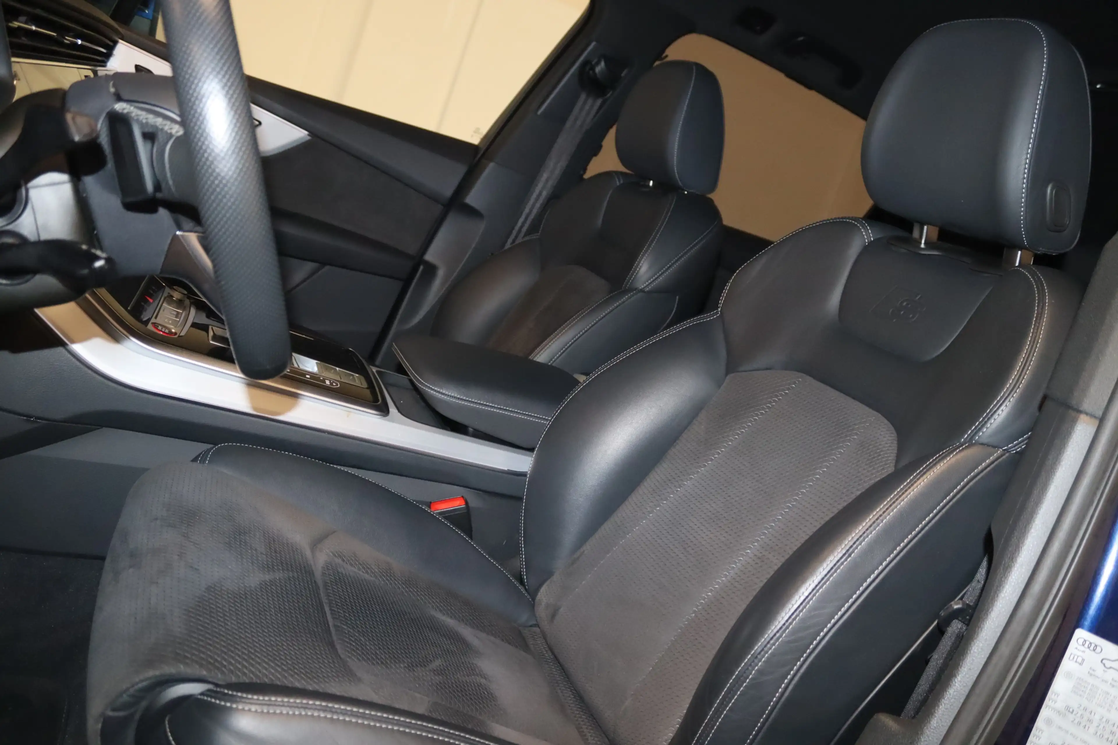 Audi SQ7 4.0 TFSI Black-7SI.-MATRIX-HUD-LUFT-4xSHZ- — photo 12