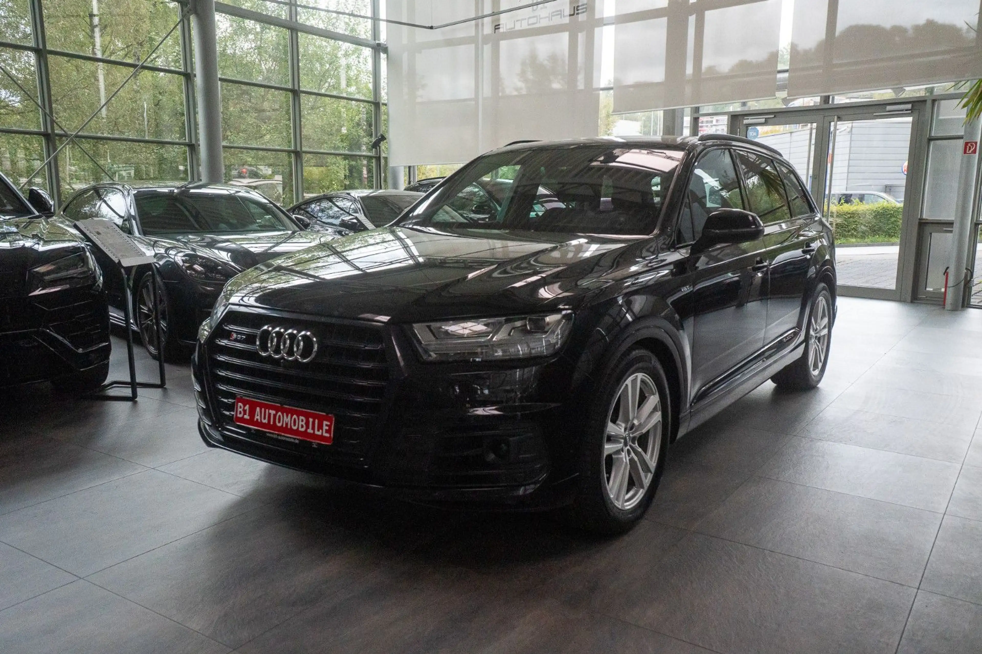 Audi SQ7 4.0 TDI quattro*PANO*BOSE*HEAD-UP*STHZ*7-SIT