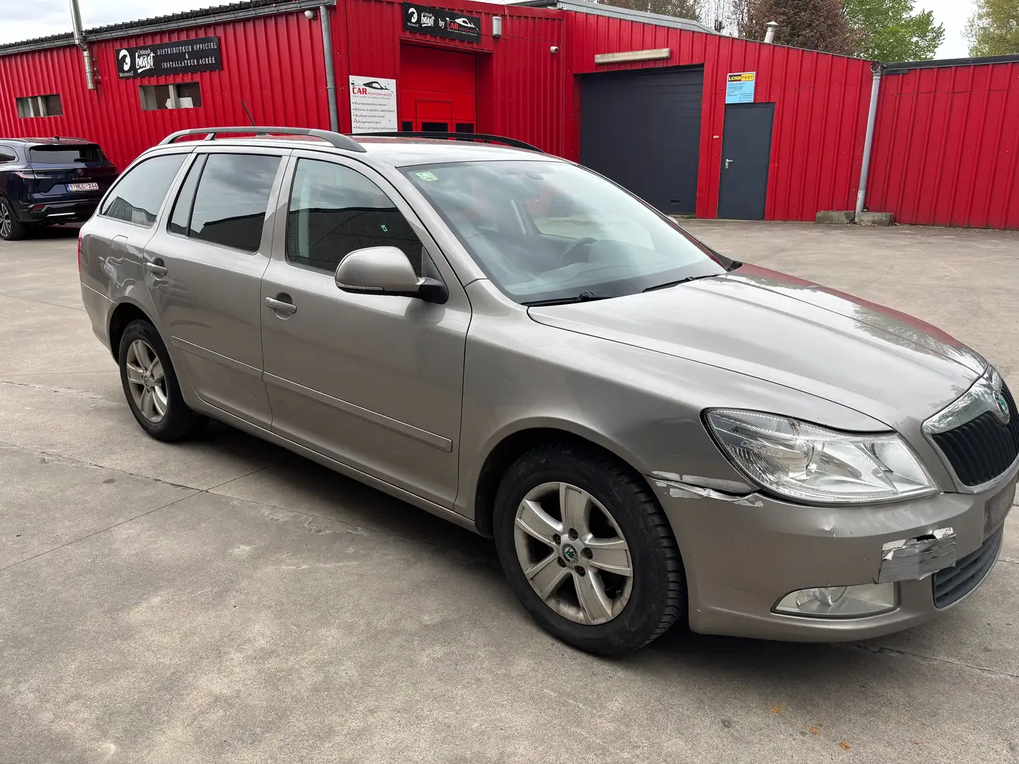 Skoda Octavia SW 1.6 CR TDi Beige - 2