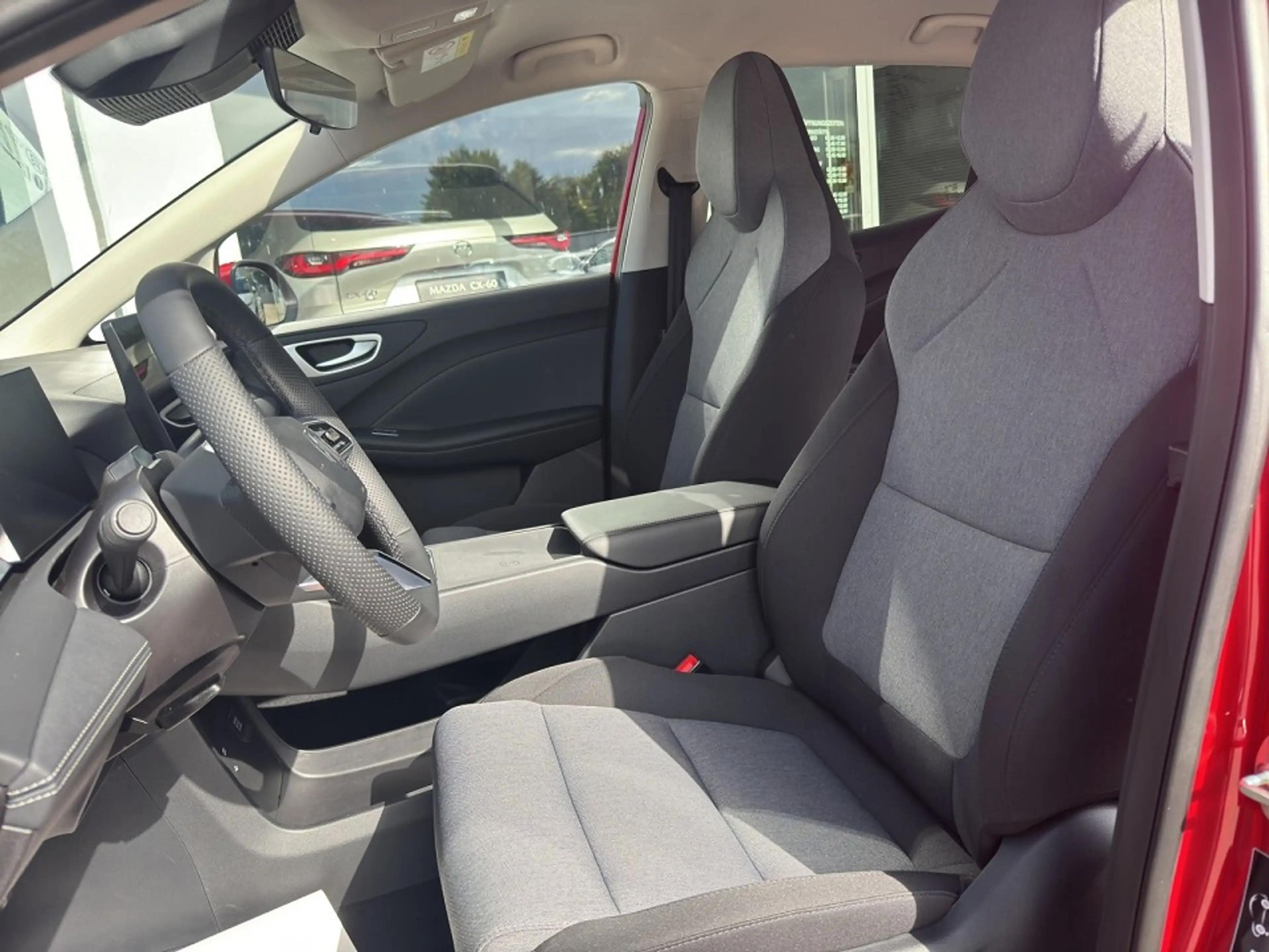 MG MG4 EV Urban 54 kWh Luxury — photo 8