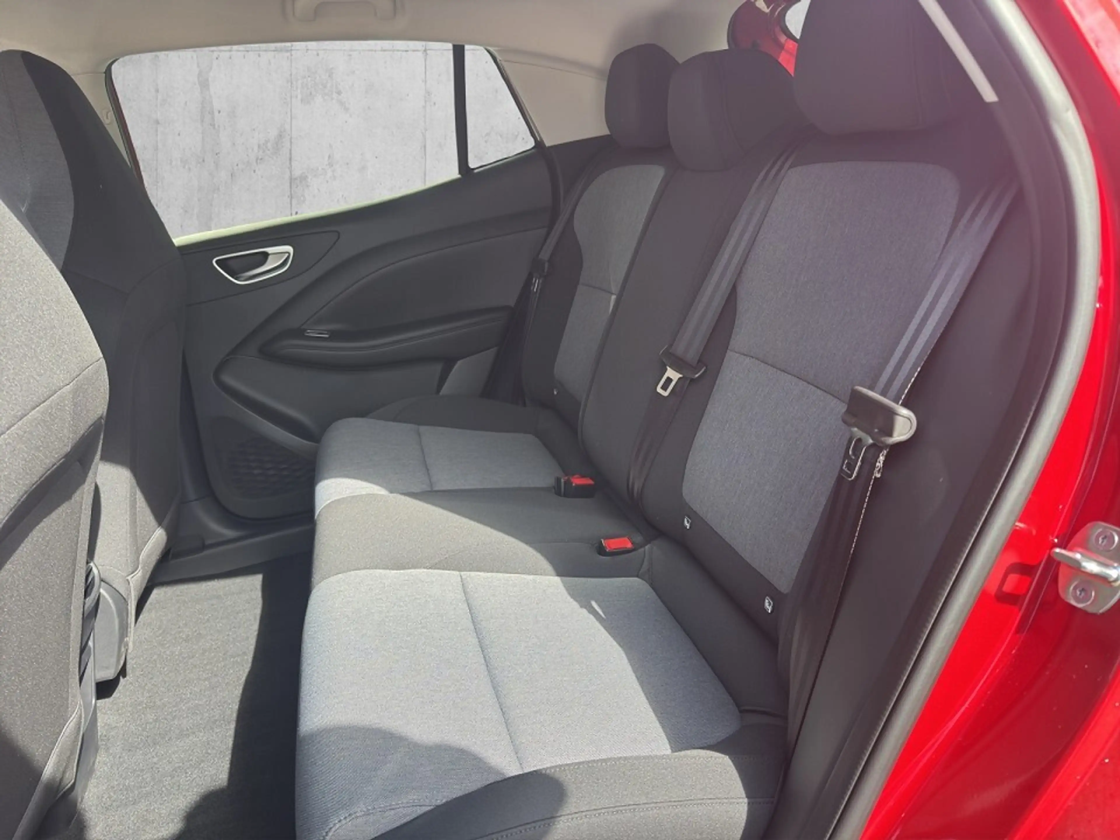 MG MG4 EV Urban 54 kWh Luxury — photo 9
