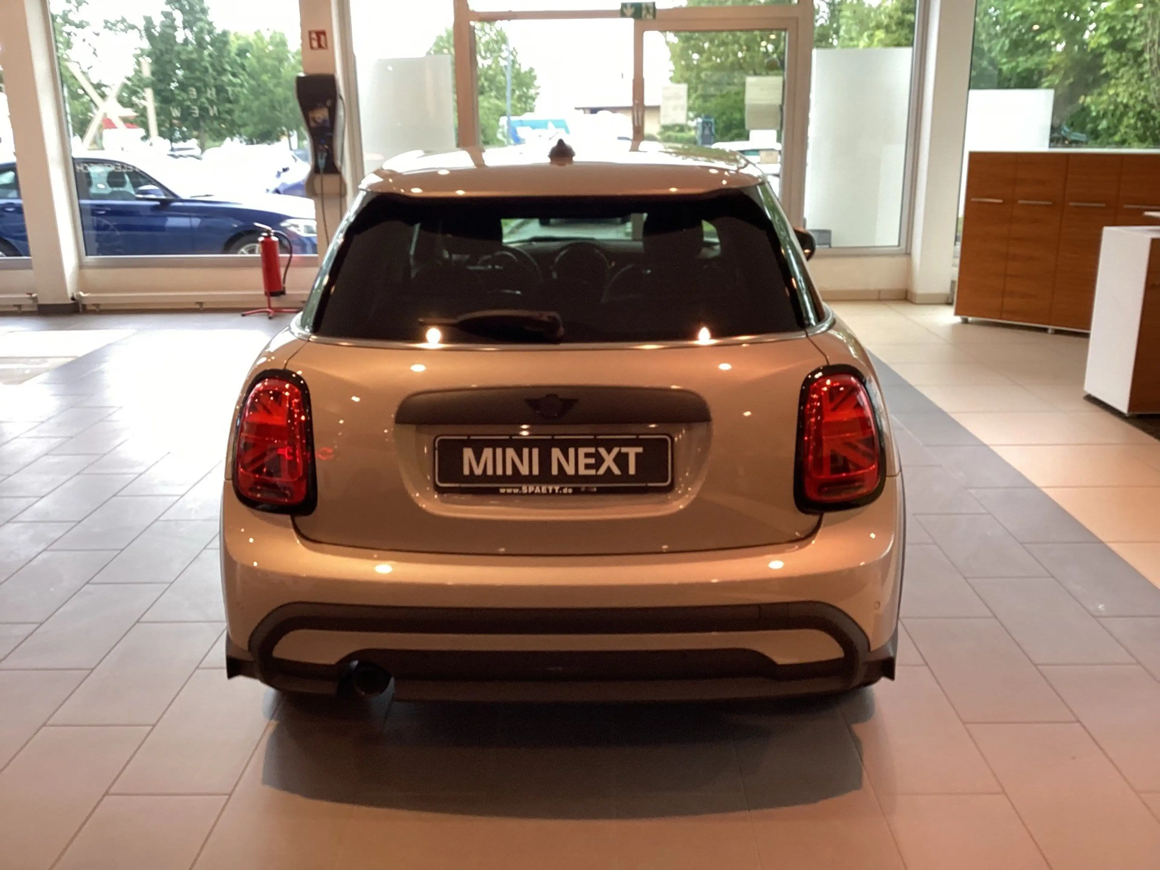 MINI One 5-Türer DAB LED Navi Komfortzg. Tempomat — photo 3