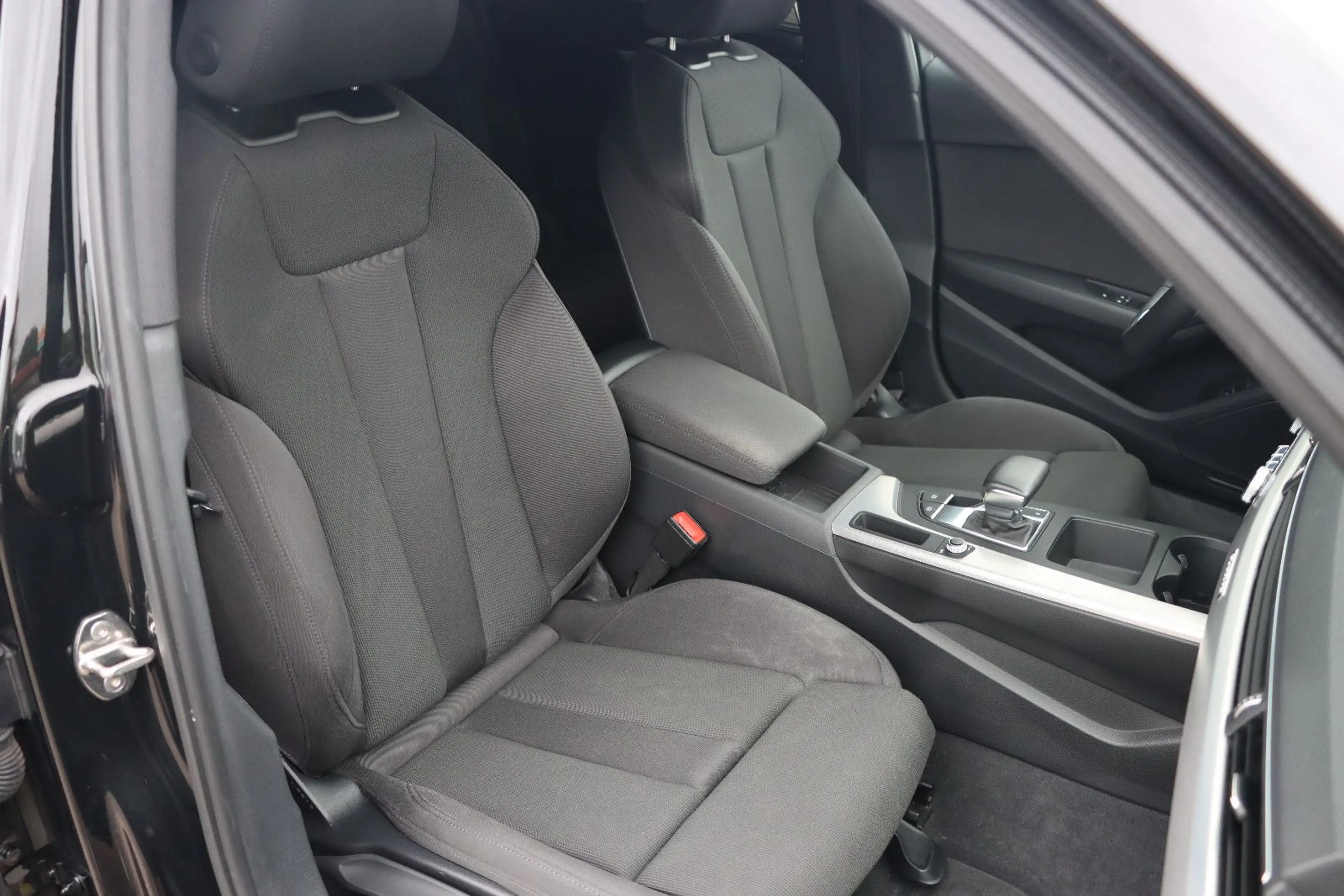 Audi A4 Avant 40 TDI quattro S line l 1.HAND l — photo 9