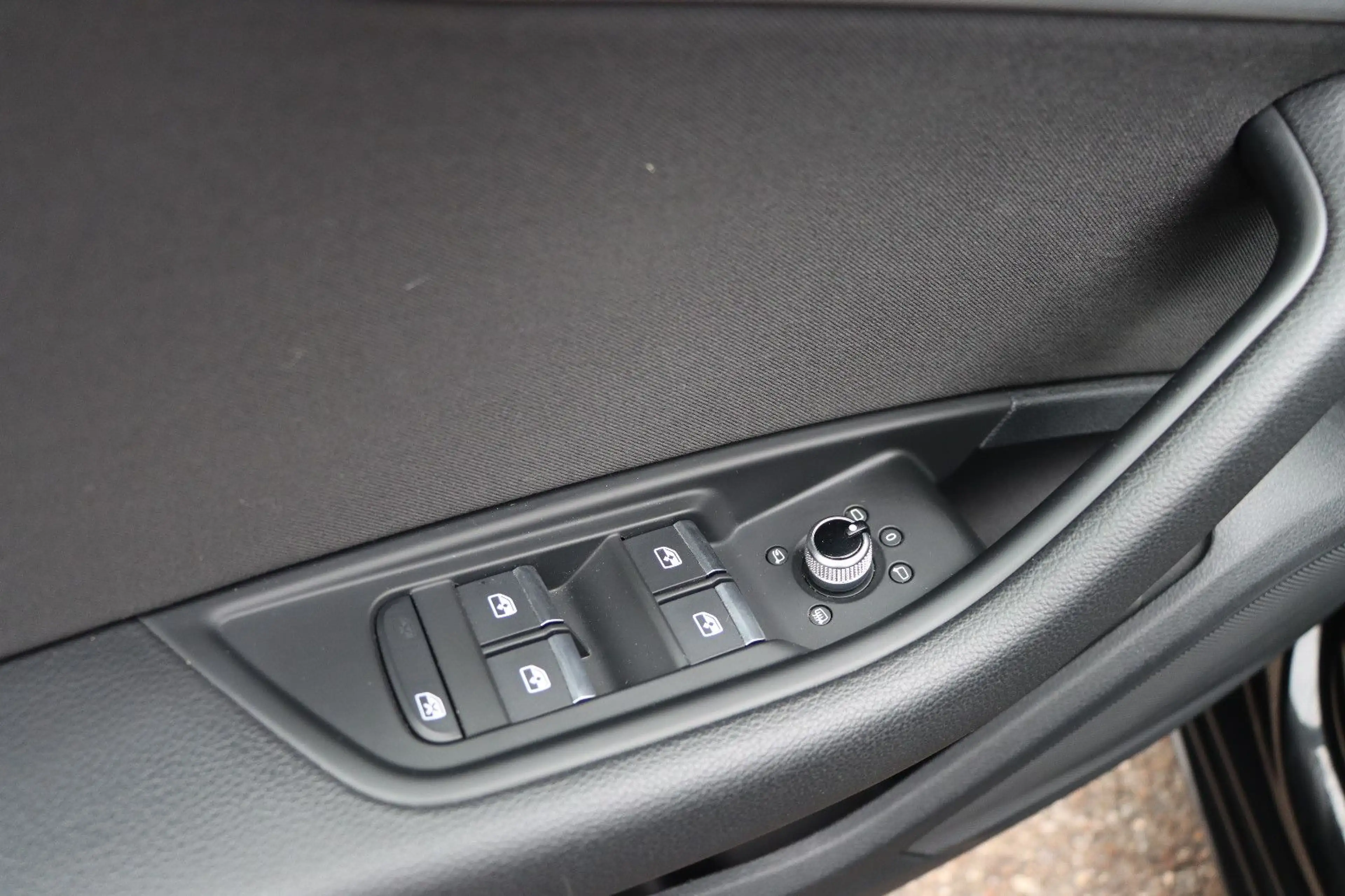 Audi A4 Avant 40 TDI quattro S line l 1.HAND l — photo 13