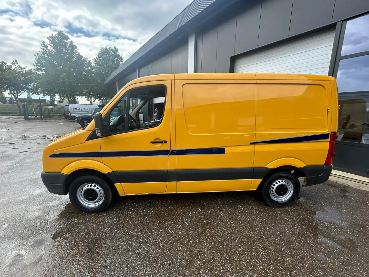 Volkswagen Crafter 30 2.0 TDI airco 3 pers Geel - 2