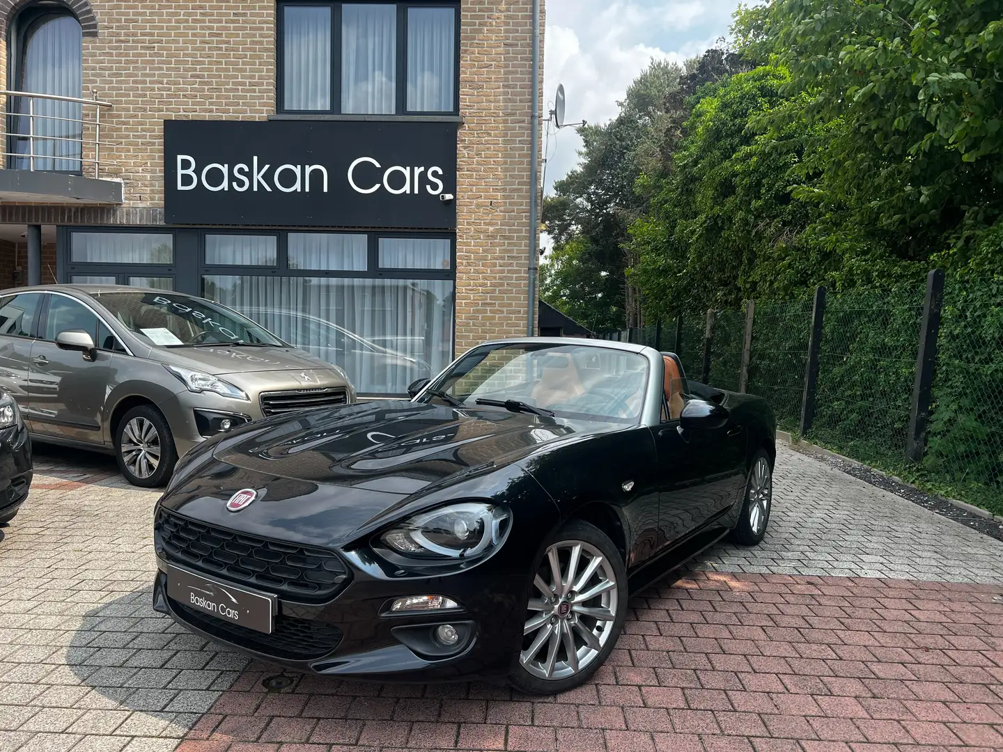 Fiat 124 Spider 1.4 MultiAir/M2018/102.000KM/12M GARANTIE Noir - 1