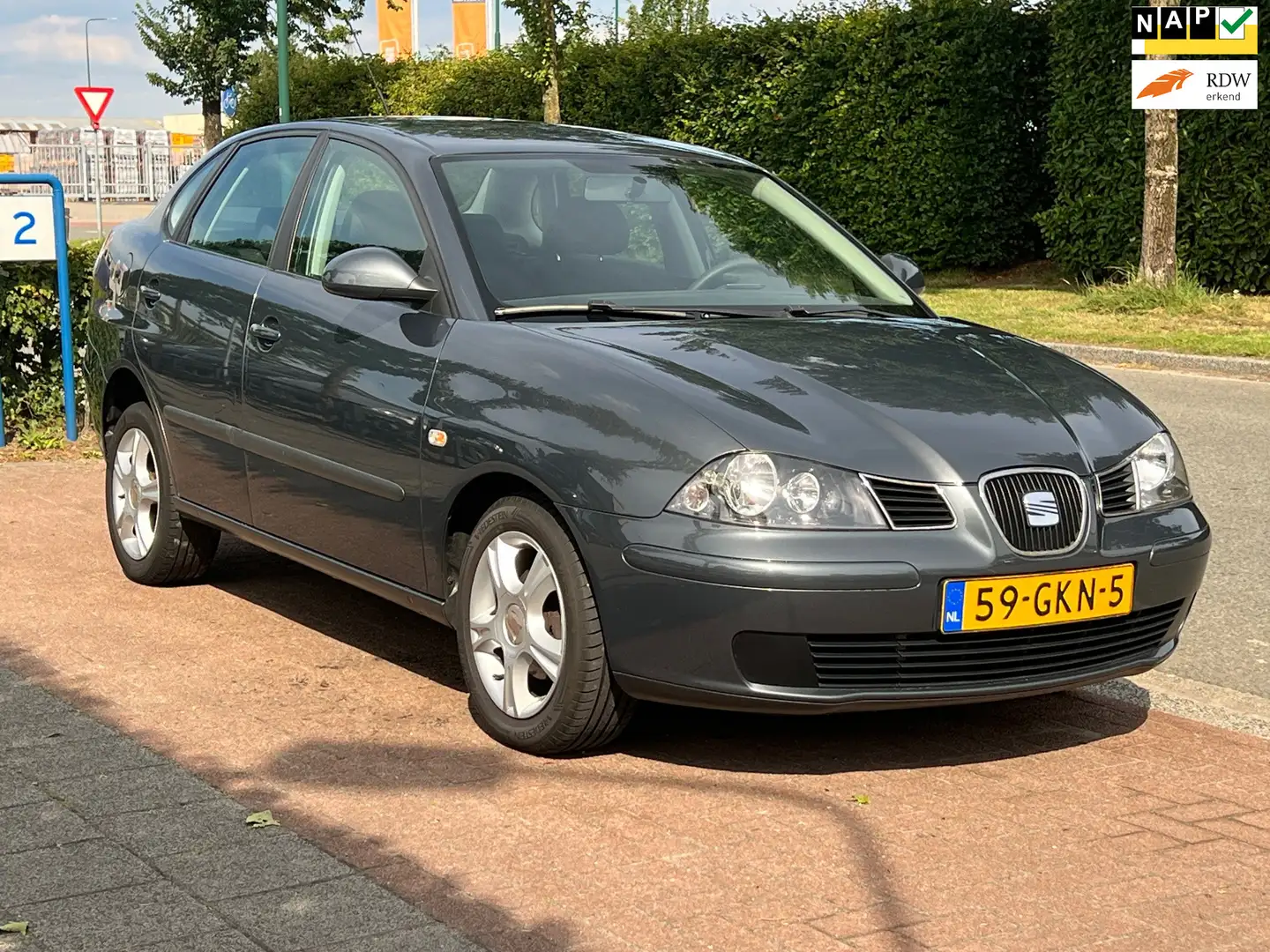 SEAT Cordoba 1.6 Edition *124.427 NAP |07-2026 APK!! Gris - 1