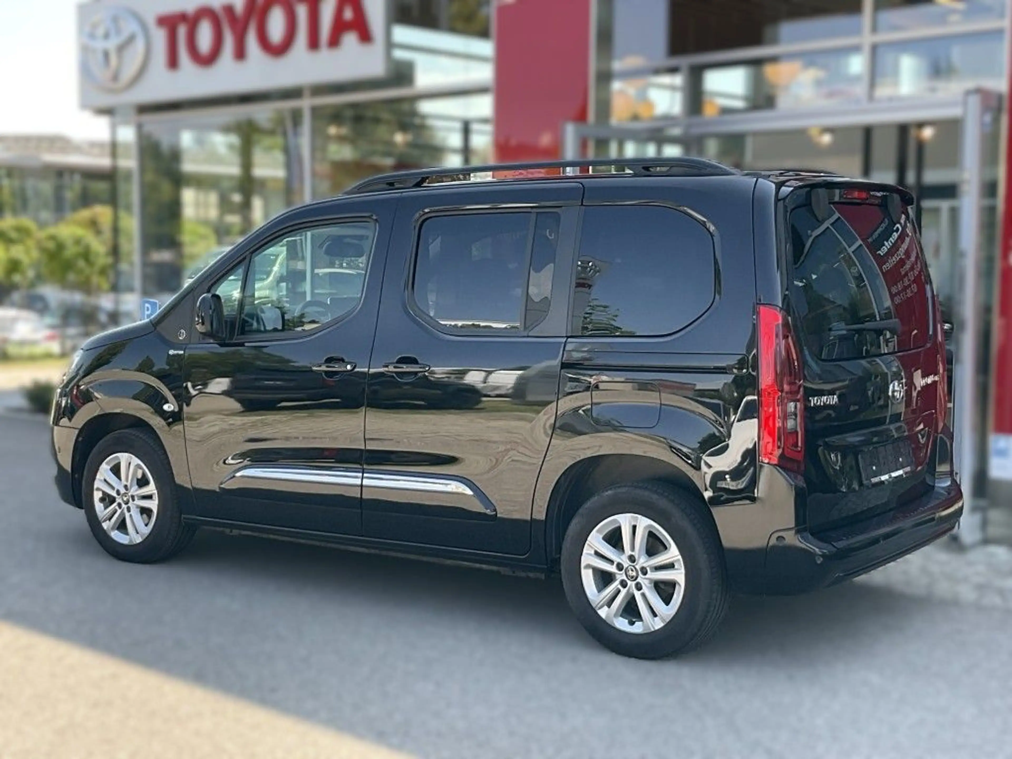 Toyota Proace City Verso 1.2 Turbo L1 Team Deutschland — photo 4