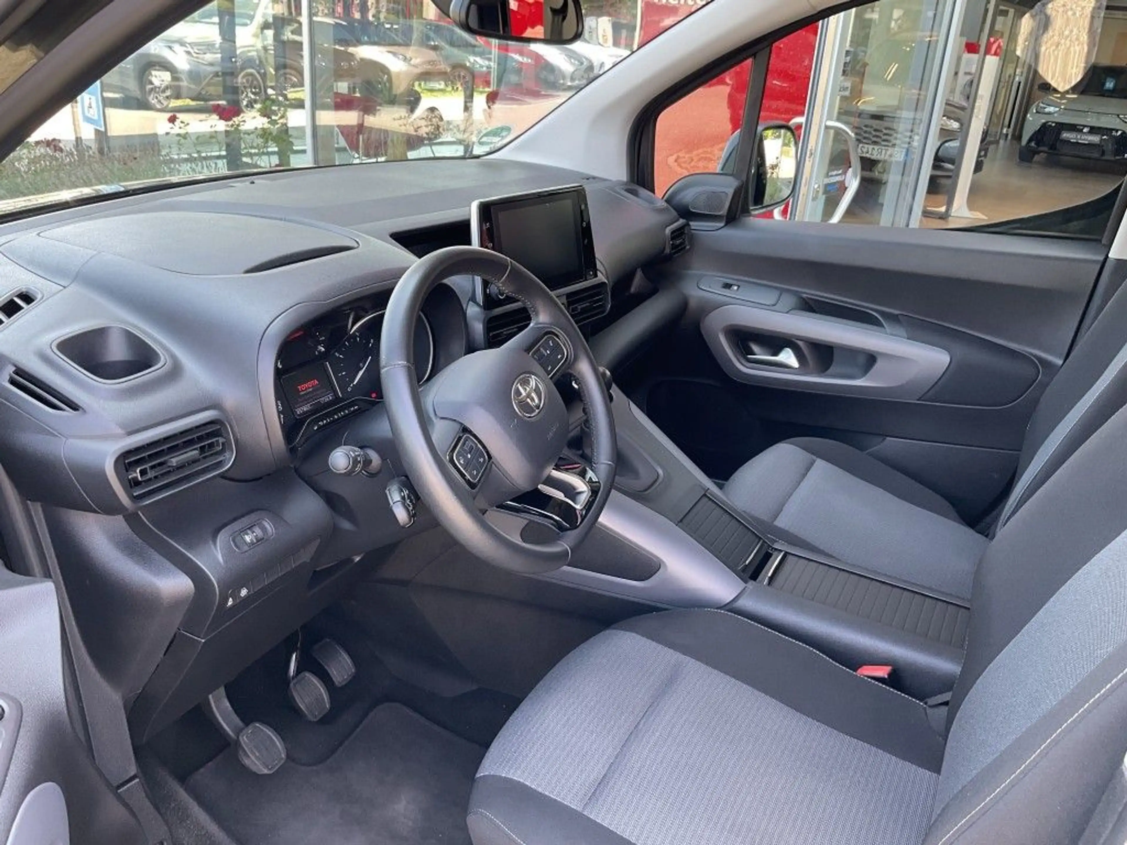 Toyota Proace City Verso 1.2 Turbo L1 Team Deutschland — photo 14