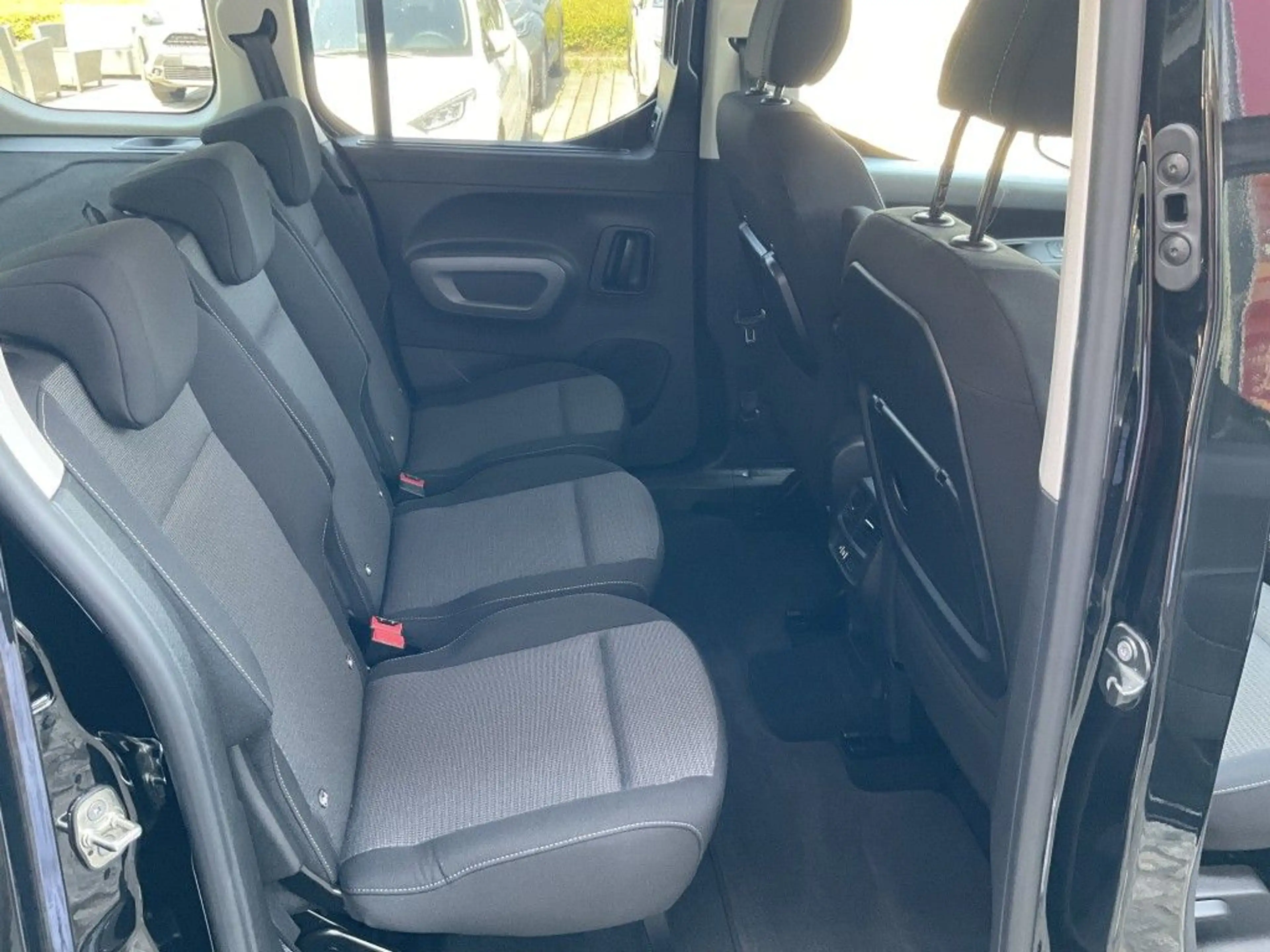 Toyota Proace City Verso 1.2 Turbo L1 Team Deutschland — photo 9