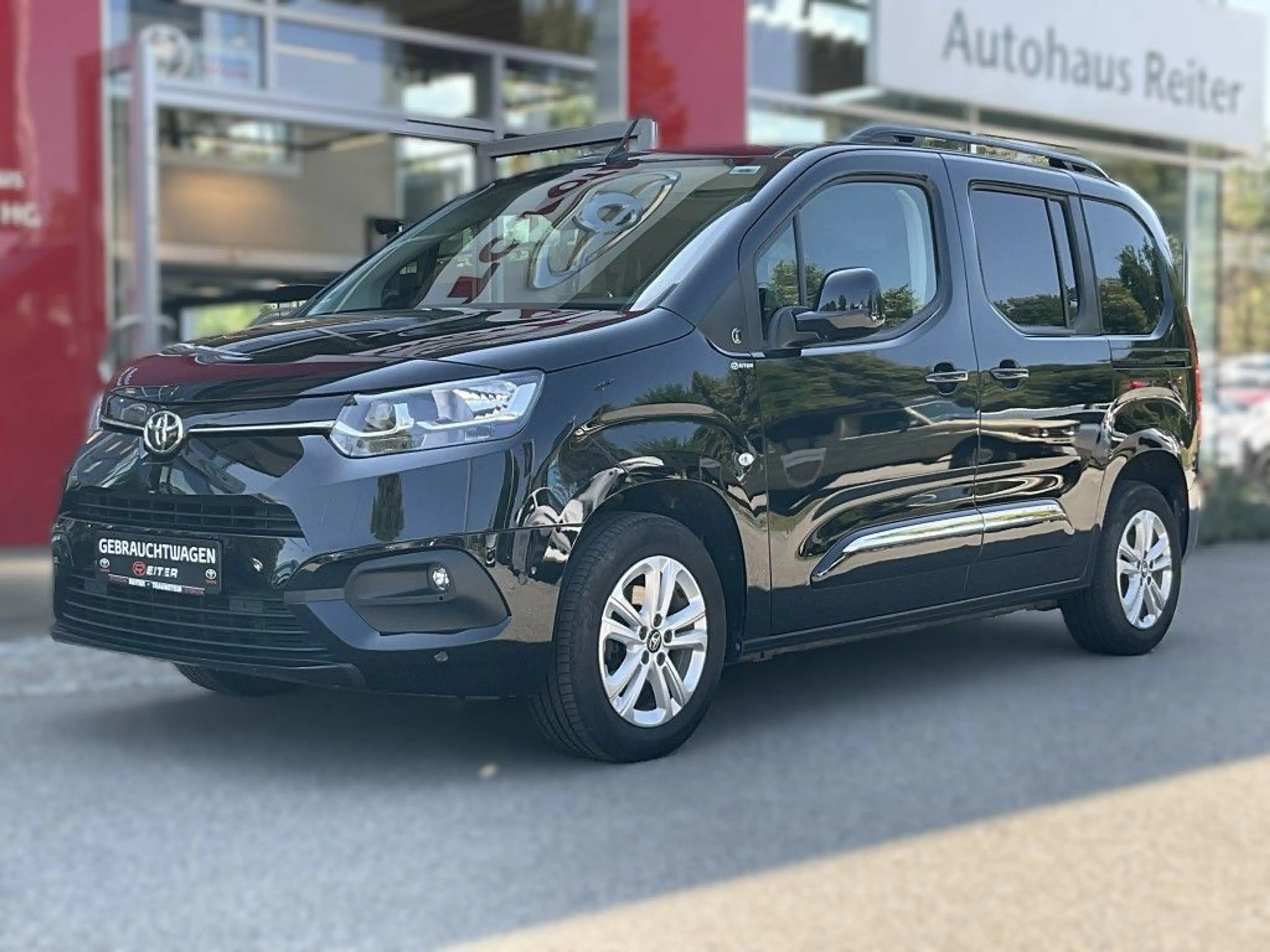 Toyota Proace City Verso 1.2 Turbo L1 Team Deutschland
