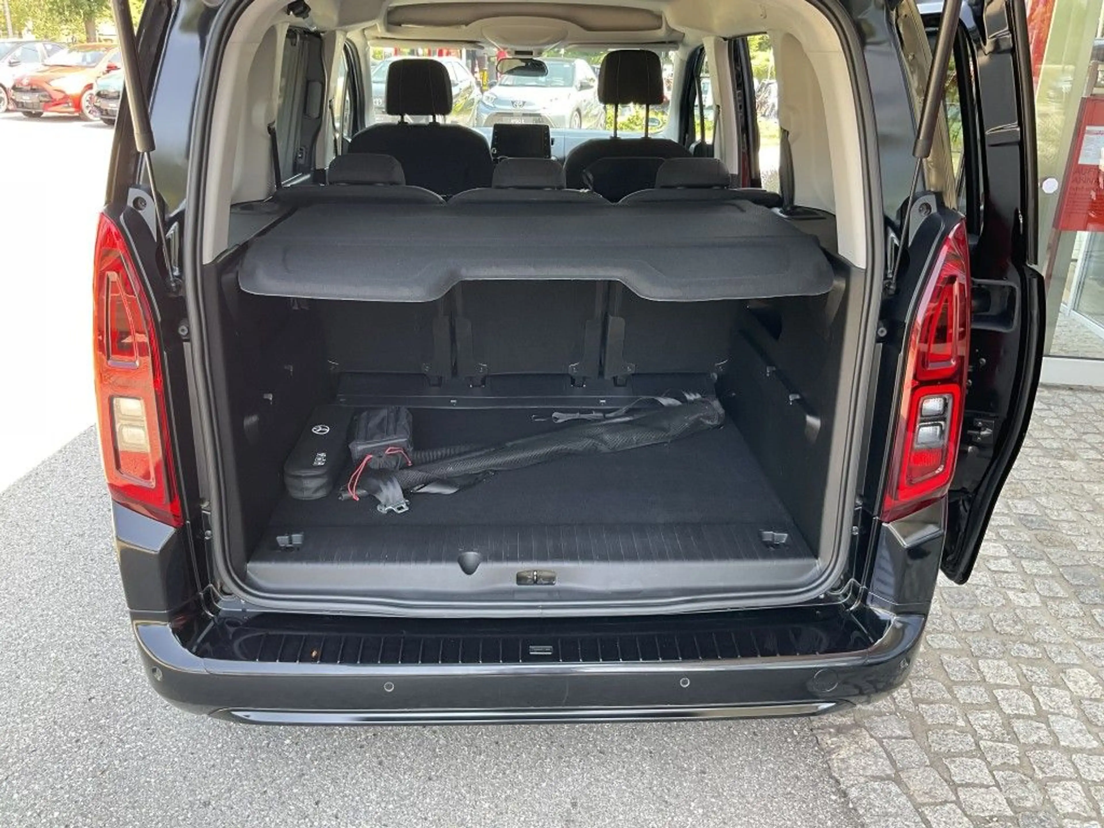 Toyota Proace City Verso 1.2 Turbo L1 Team Deutschland — photo 11