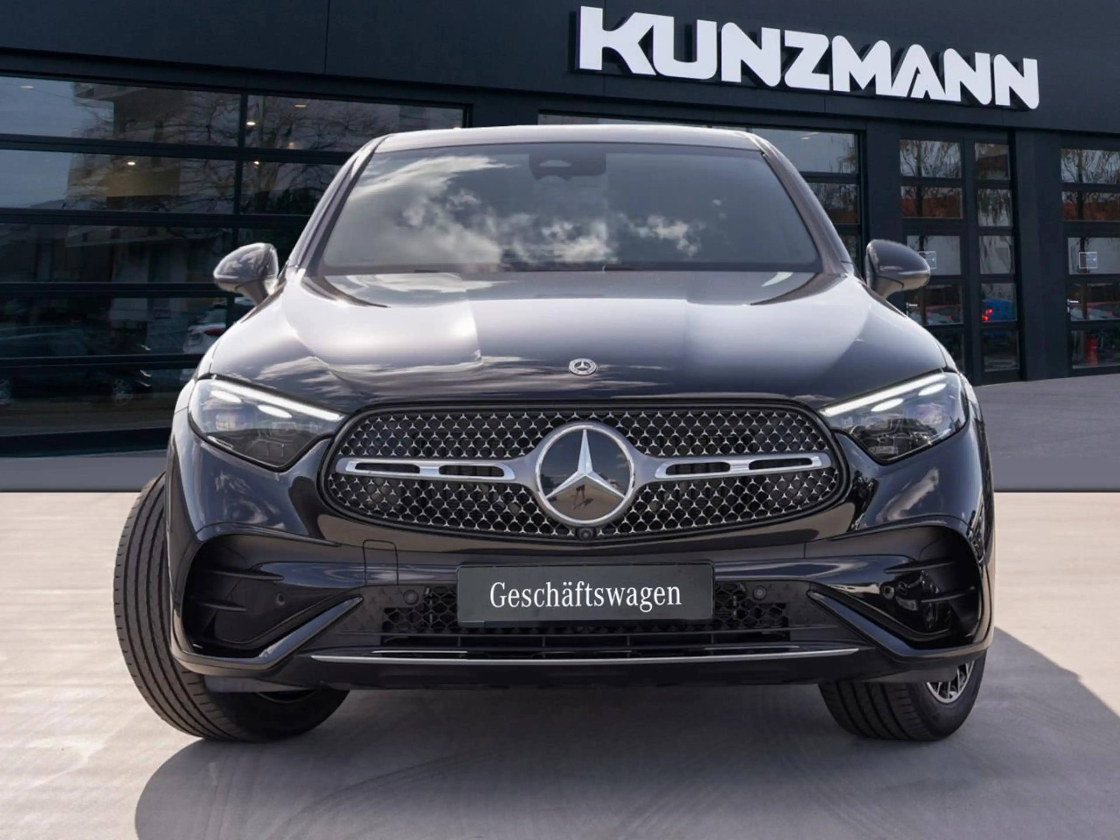 Mercedes-Benz GLC 200 d 4MATIC Coupé AMG Distronic 360 Panorama — photo 2