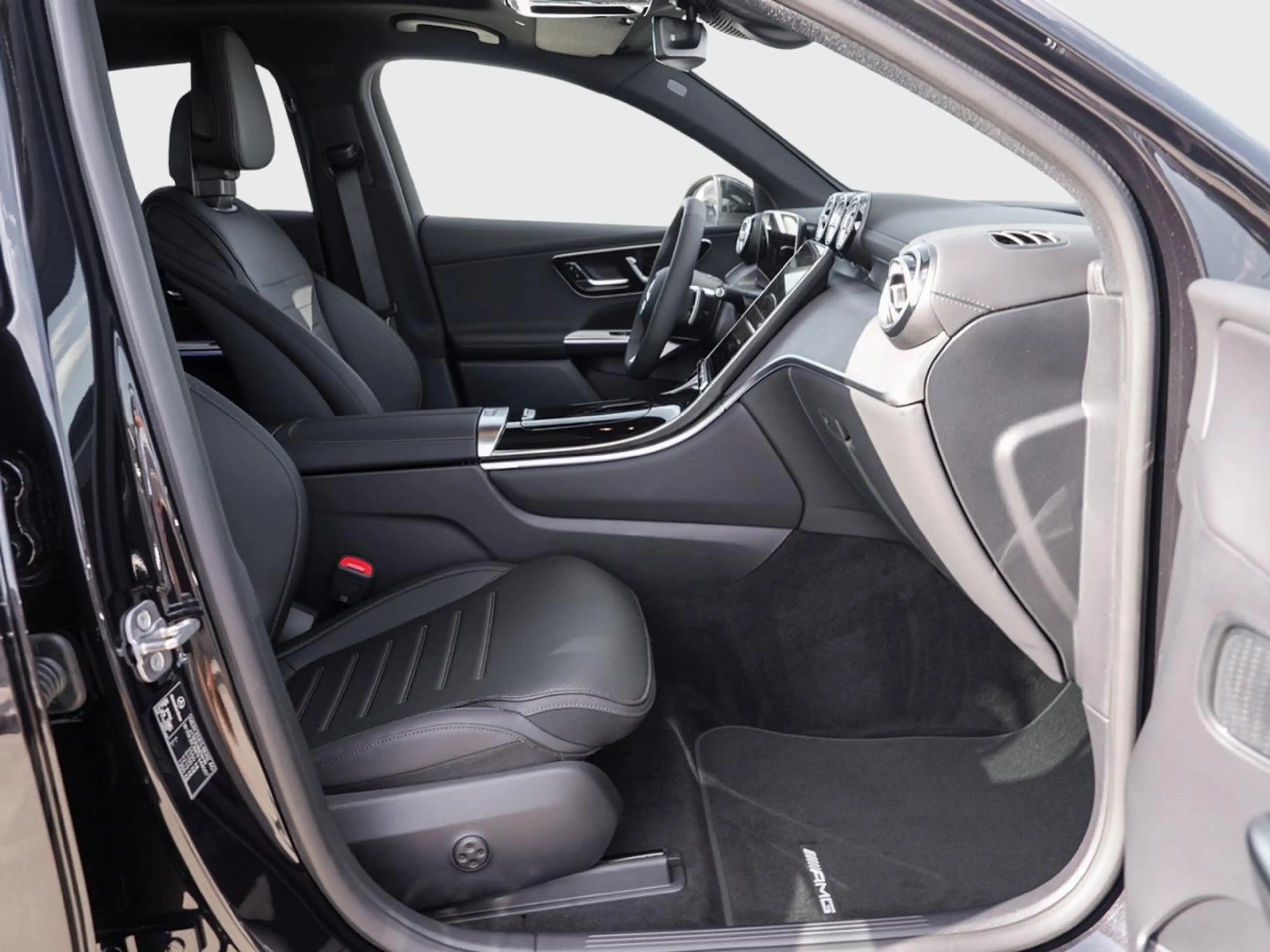 Mercedes-Benz GLC 200 d 4MATIC Coupé AMG Distronic 360 Panorama — photo 9
