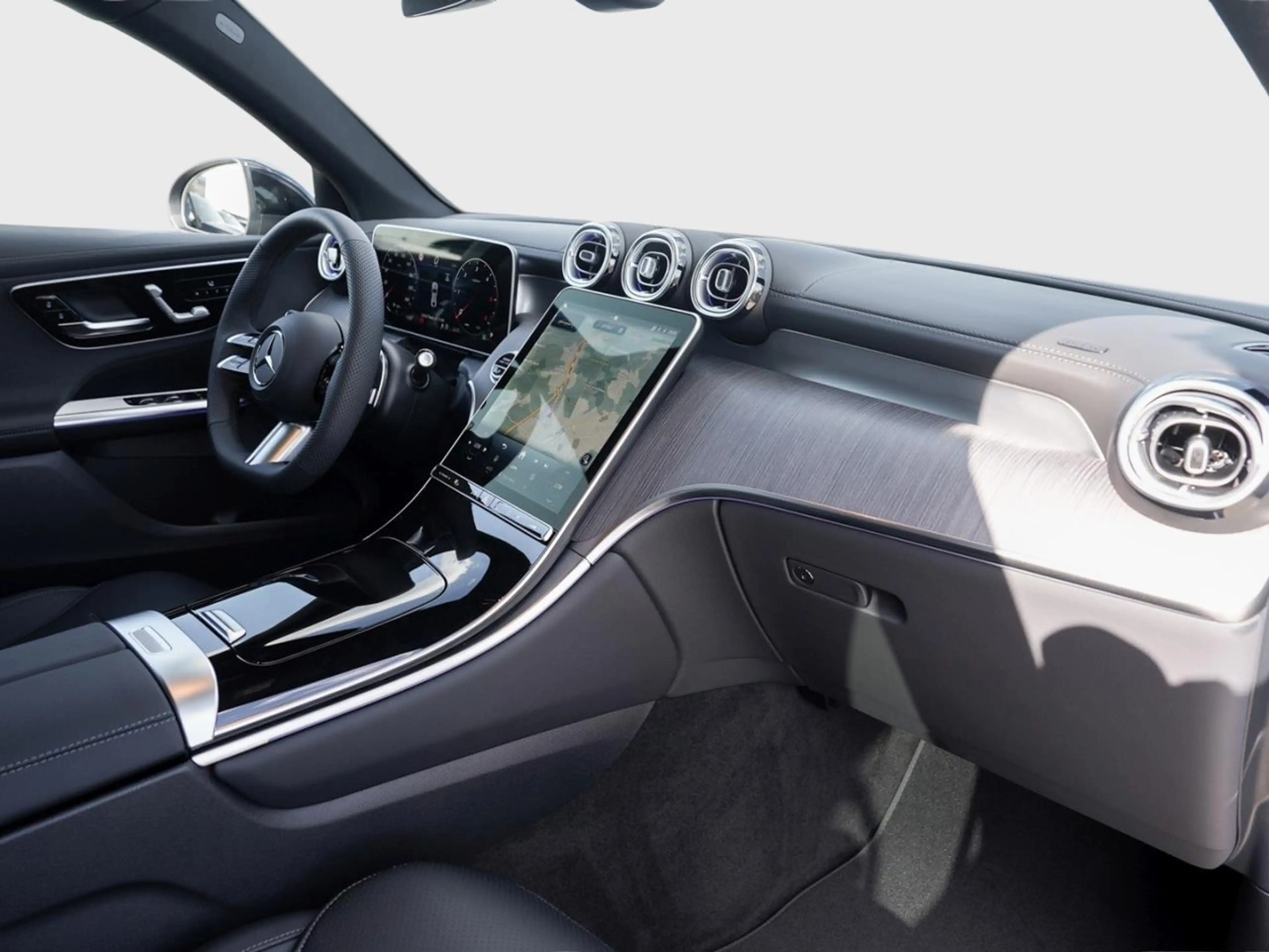 Mercedes-Benz GLC 200 d 4MATIC Coupé AMG Distronic 360 Panorama — photo 15