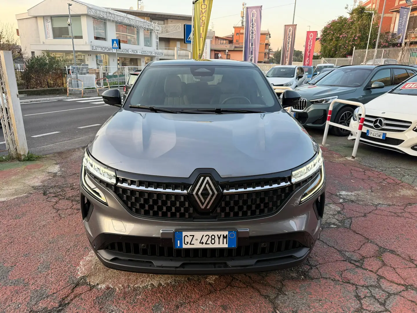 Renault Austral Hybrid **SOLO 12.000KM** 1.2 E-Tech 200cv Gris - 2