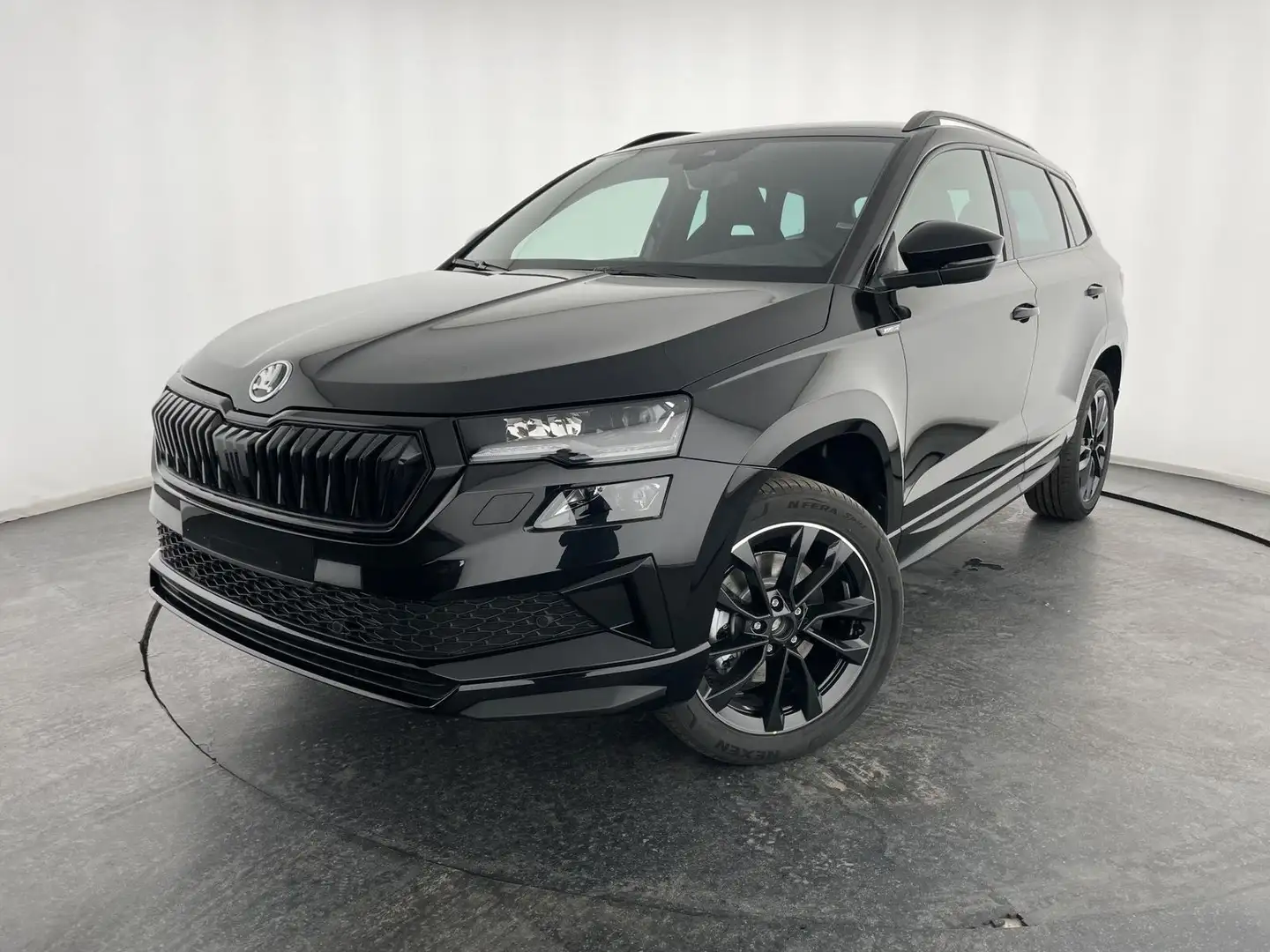 Skoda Karoq Sportline Sportline 1.5 TSI Schwarz - 1