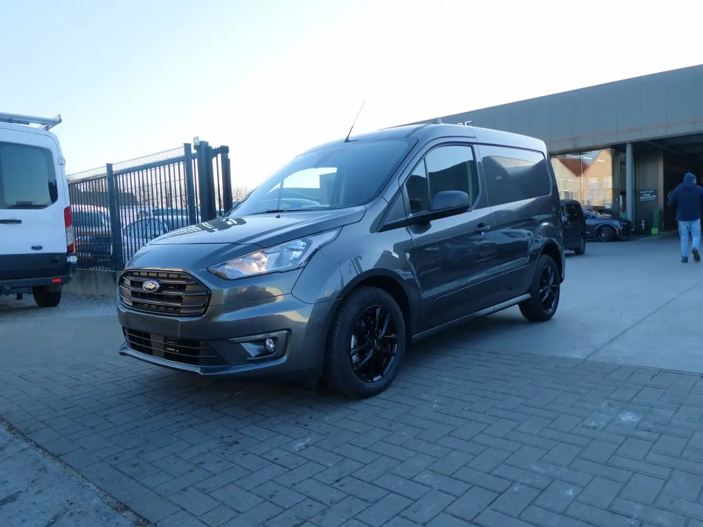 Ford Transit Connect 1.5 TDCi 100pk Trend Luxe SPORT STOCK '23 124km Gris - 1