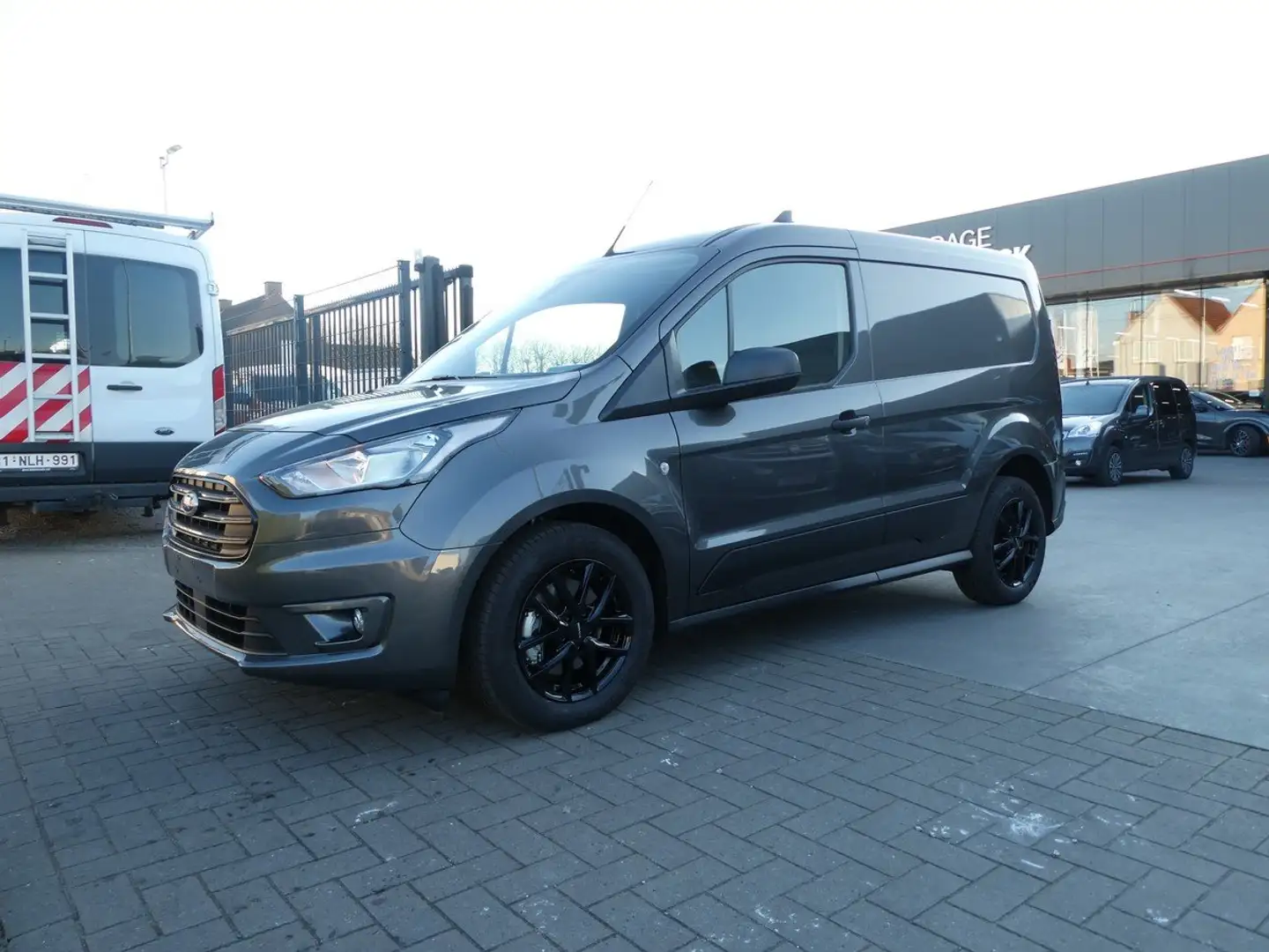 Ford Transit Connect 1.5 TDCi 100pk Trend Luxe SPORT STOCK '23 124km Grijs - 2