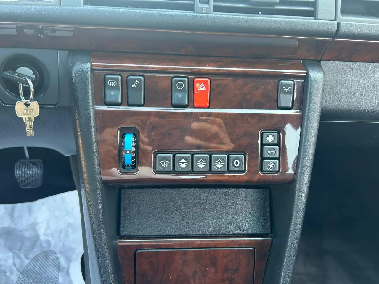 Mercedes-Benz E 200 TUTTA ORIGINALE STUPENDA ISCRITTA ASI TARGHE ORIGINALI, foto 7