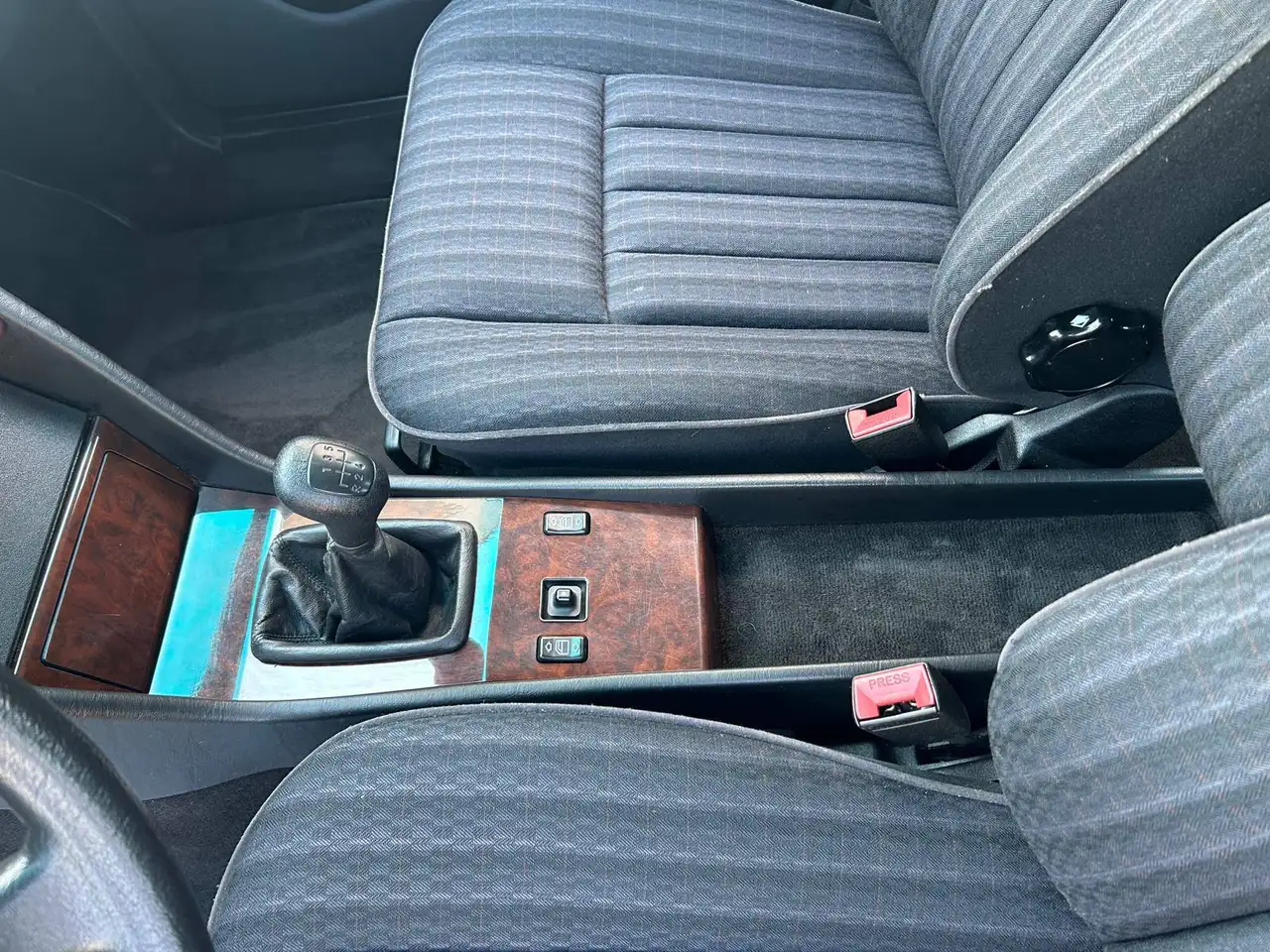 Mercedes-Benz E 200 TUTTA ORIGINALE STUPENDA ISCRITTA ASI TARGHE ORIGINALI, foto 12