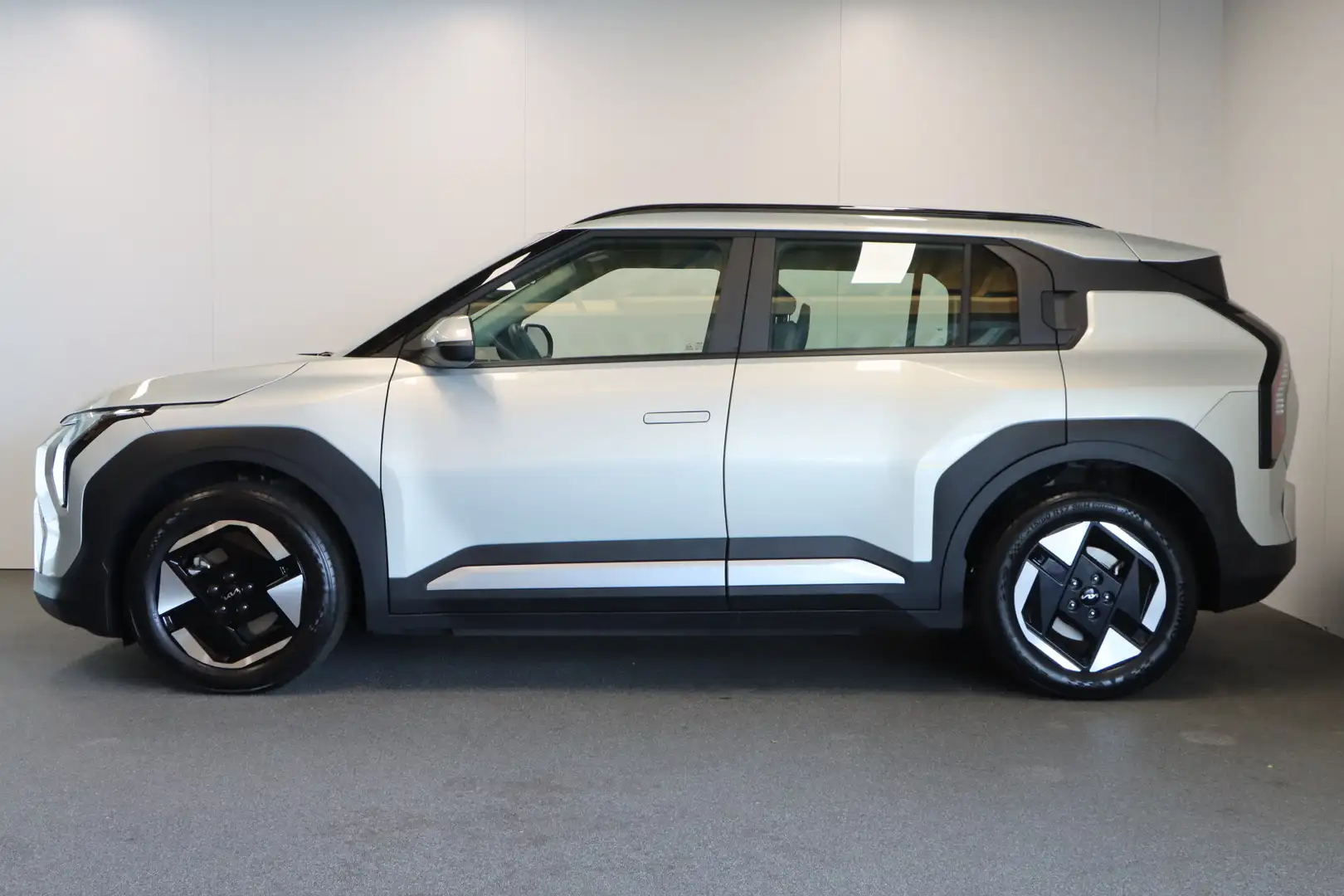 Kia EV3 Air 81.4 kWh Grijs - 2