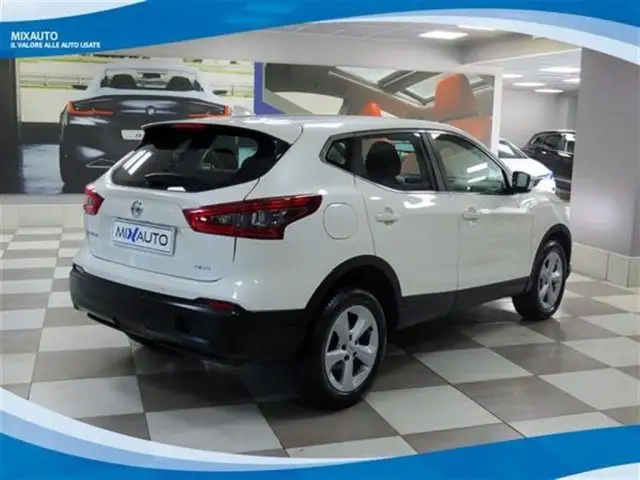 Nissan Qashqai view 2