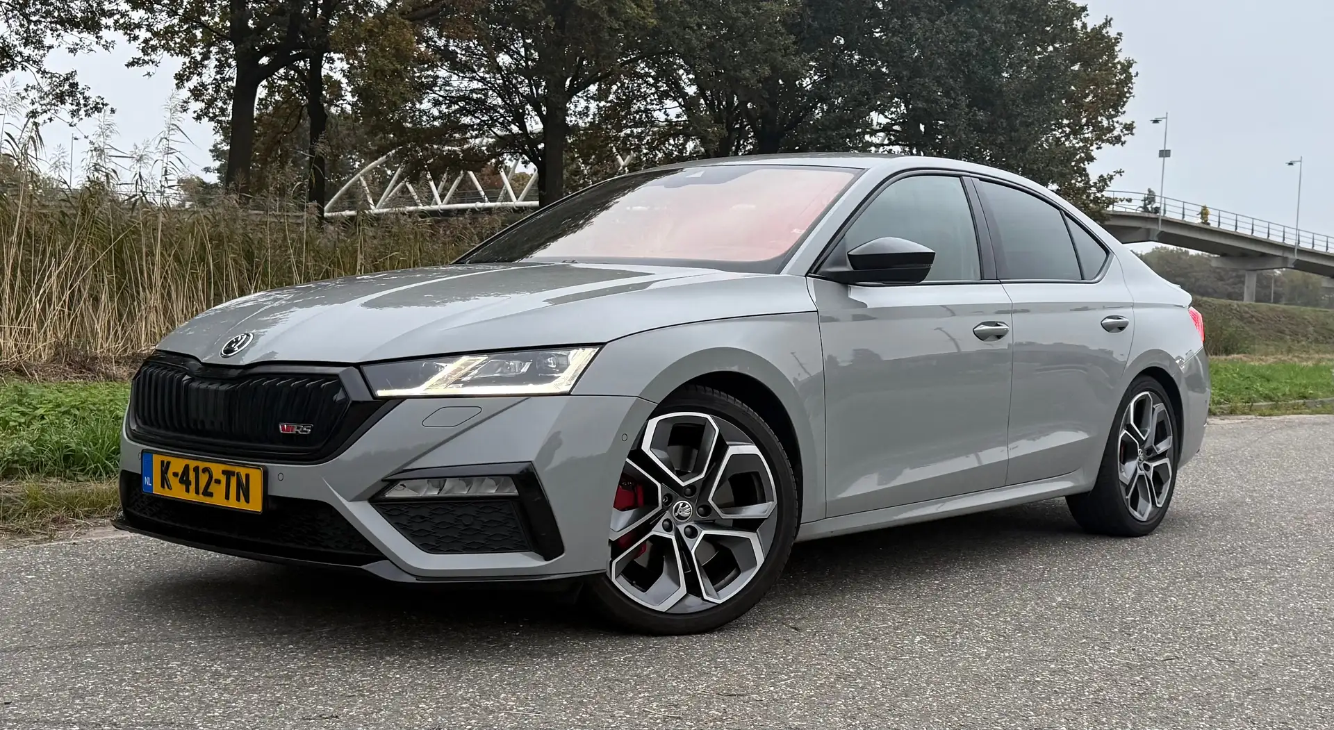 Skoda Octavia 2.0 TSI vRS 245PK, fabrieksgarantie Gris - 1
