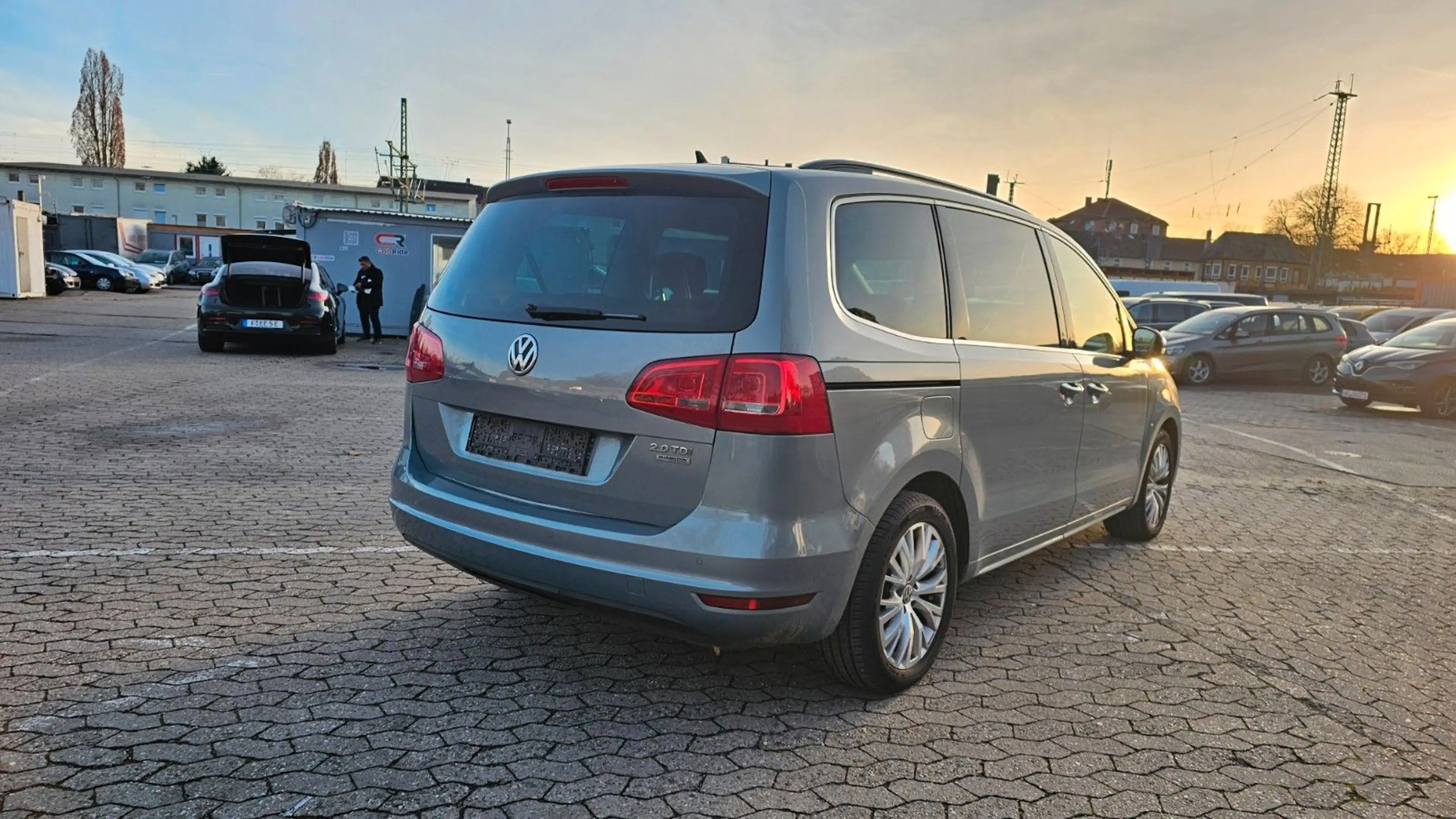 Volkswagen Sharan 2.0TDI BMT*DSG*AHK*SHZ*TMP*Zahnriemen Neu — photo 4