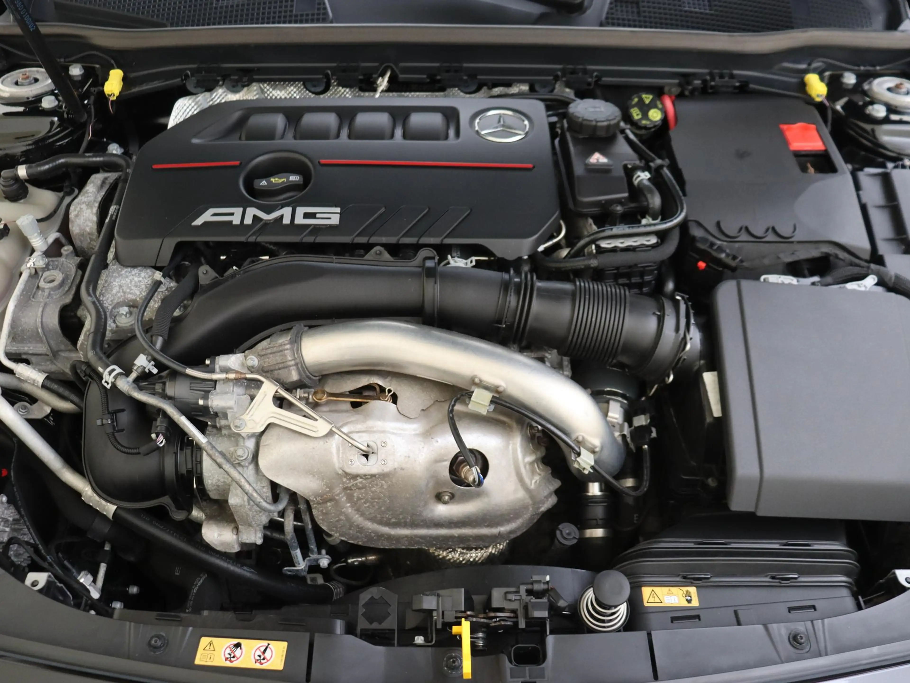 Mercedes-Benz A 35 AMG 4MATIC / Panoramadak/ Night/ 19 inch/ Sfeerverlich — photo 5
