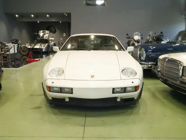 Porsche 928 S 1984