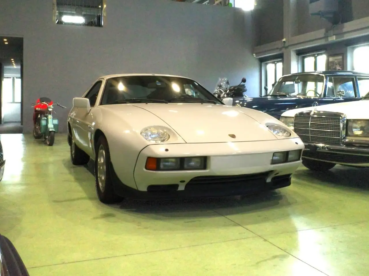 Porsche 928 S 1984, foto 2