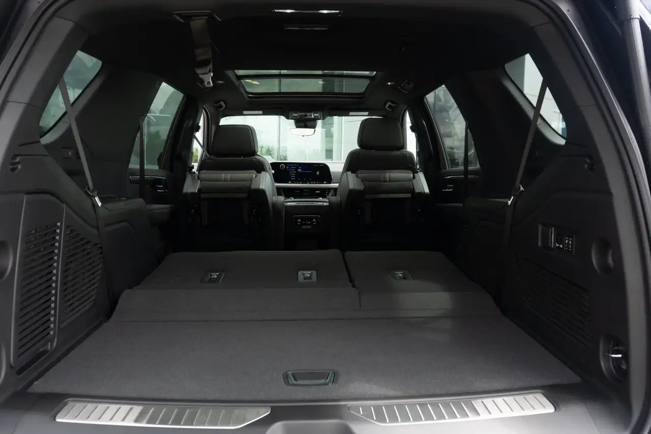Chevrolet Tahoe снимка Chevrolet Tahoe