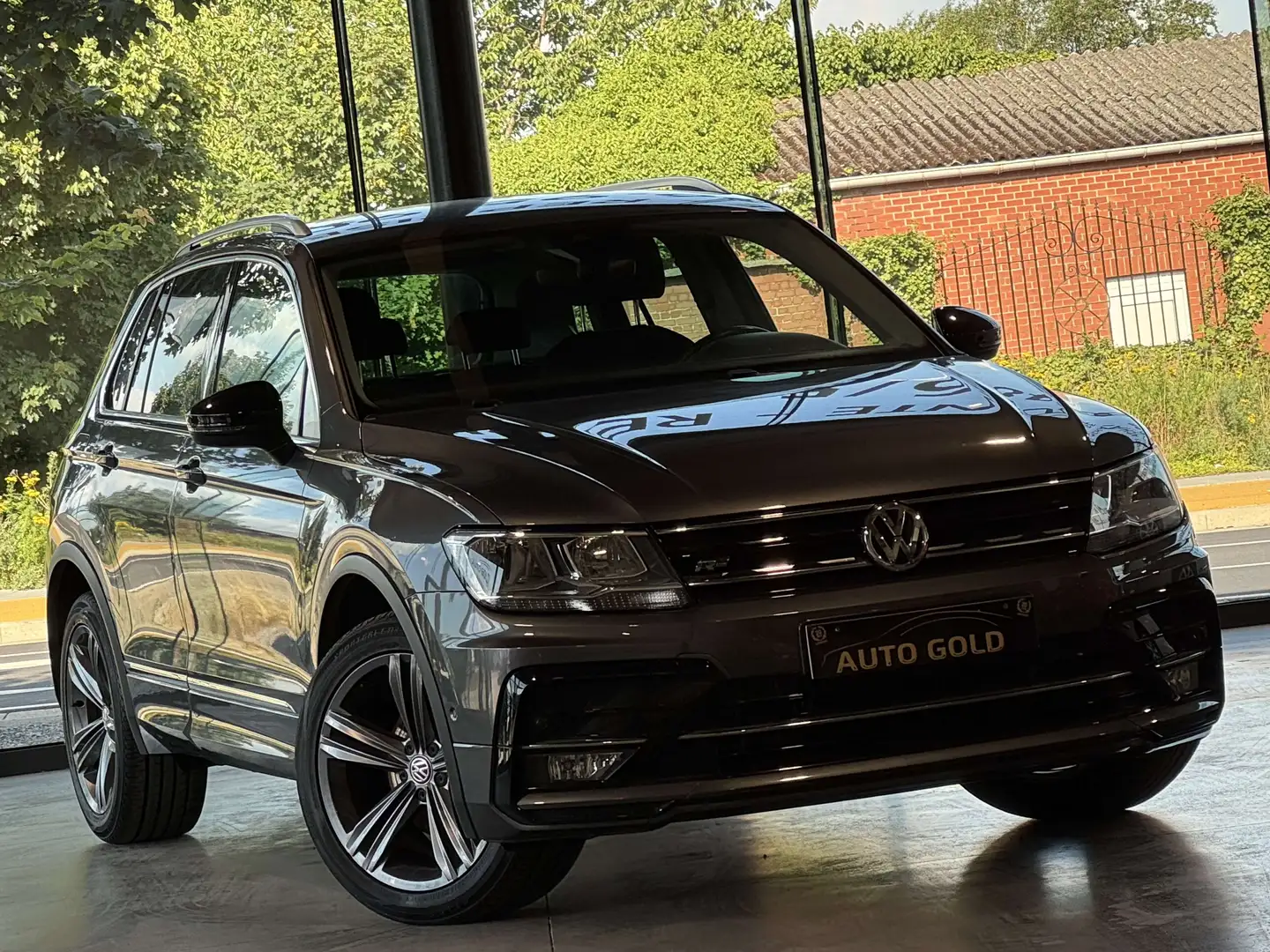 Volkswagen Tiguan 1.5 TSI/R LINE/IQ.DRIVE/FULLOPTIONS/1PROP CARNET Gris - 2