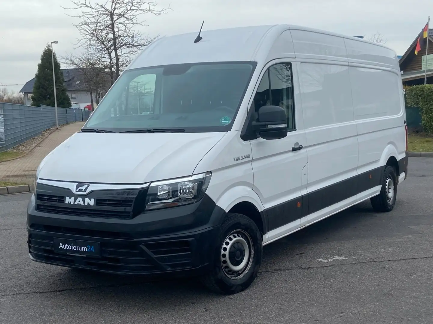 MAN TGE Kasten 3.xxx lang Hochdach FWD *PDC*Klima* Weiß - 1