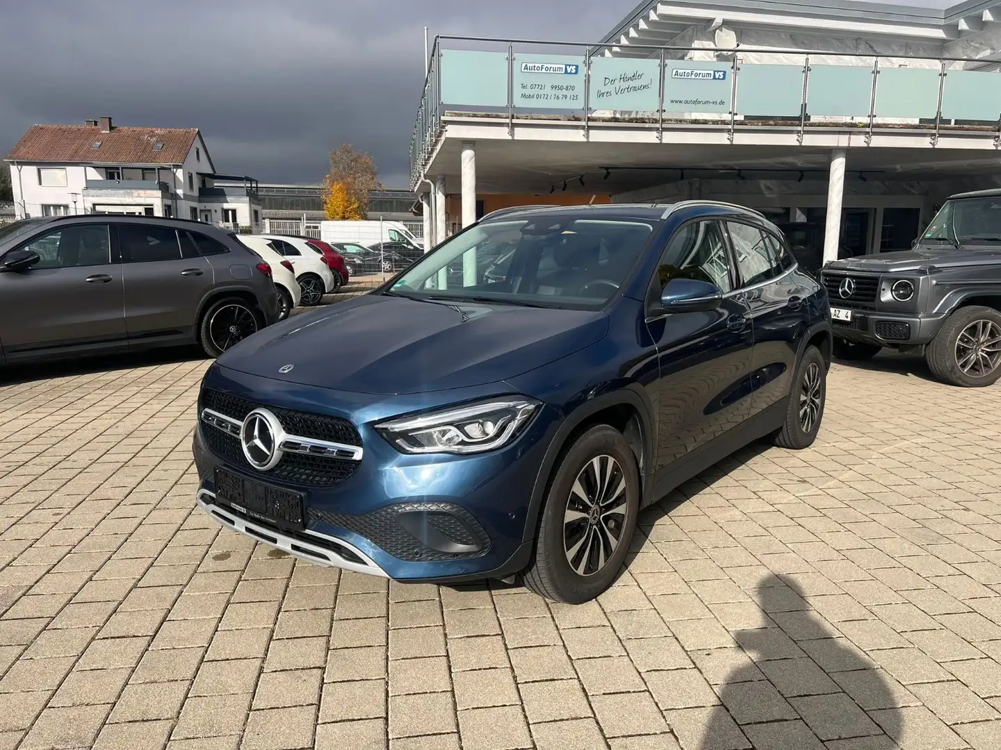 Mercedes-Benz GLA 200 4Matic*MBUX*LED*RCAM*AHK Bleu - 1
