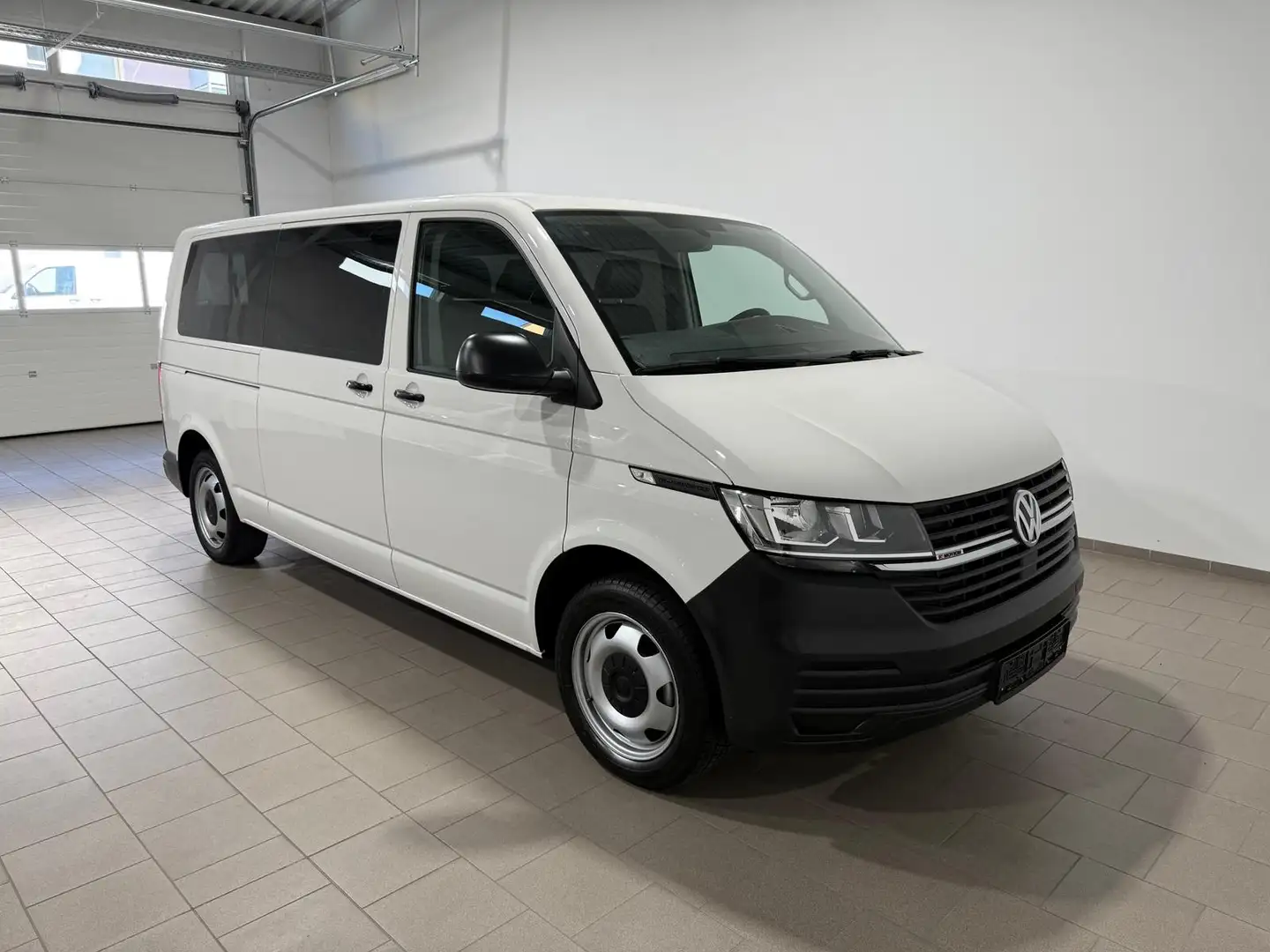 Volkswagen T6.1 Kombi (9-Si.),4Motion,lang,Klima,Radio,AHK Weiß - 1