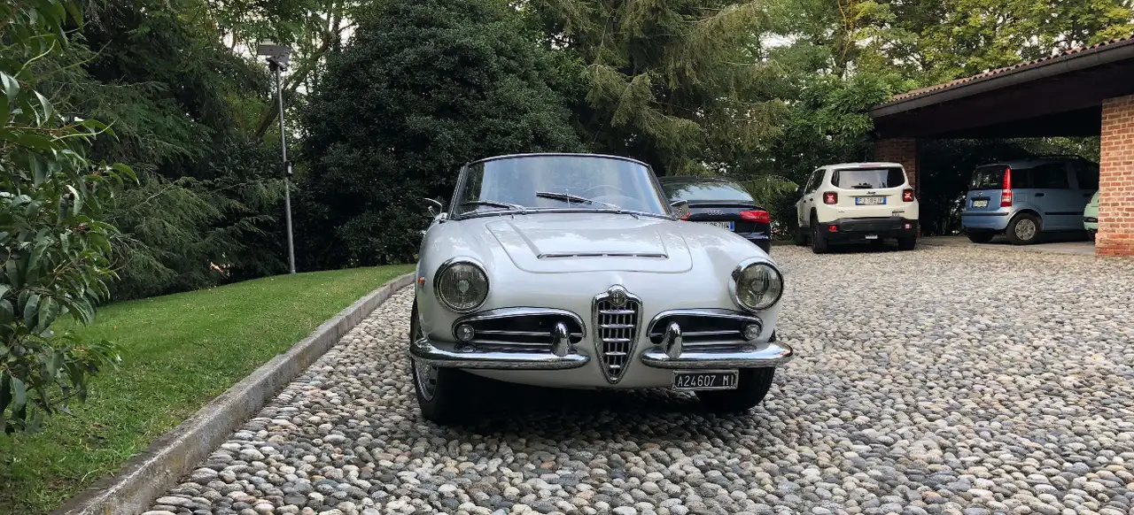 Alfa Romeo Giulia Spider 1600, foto 2
