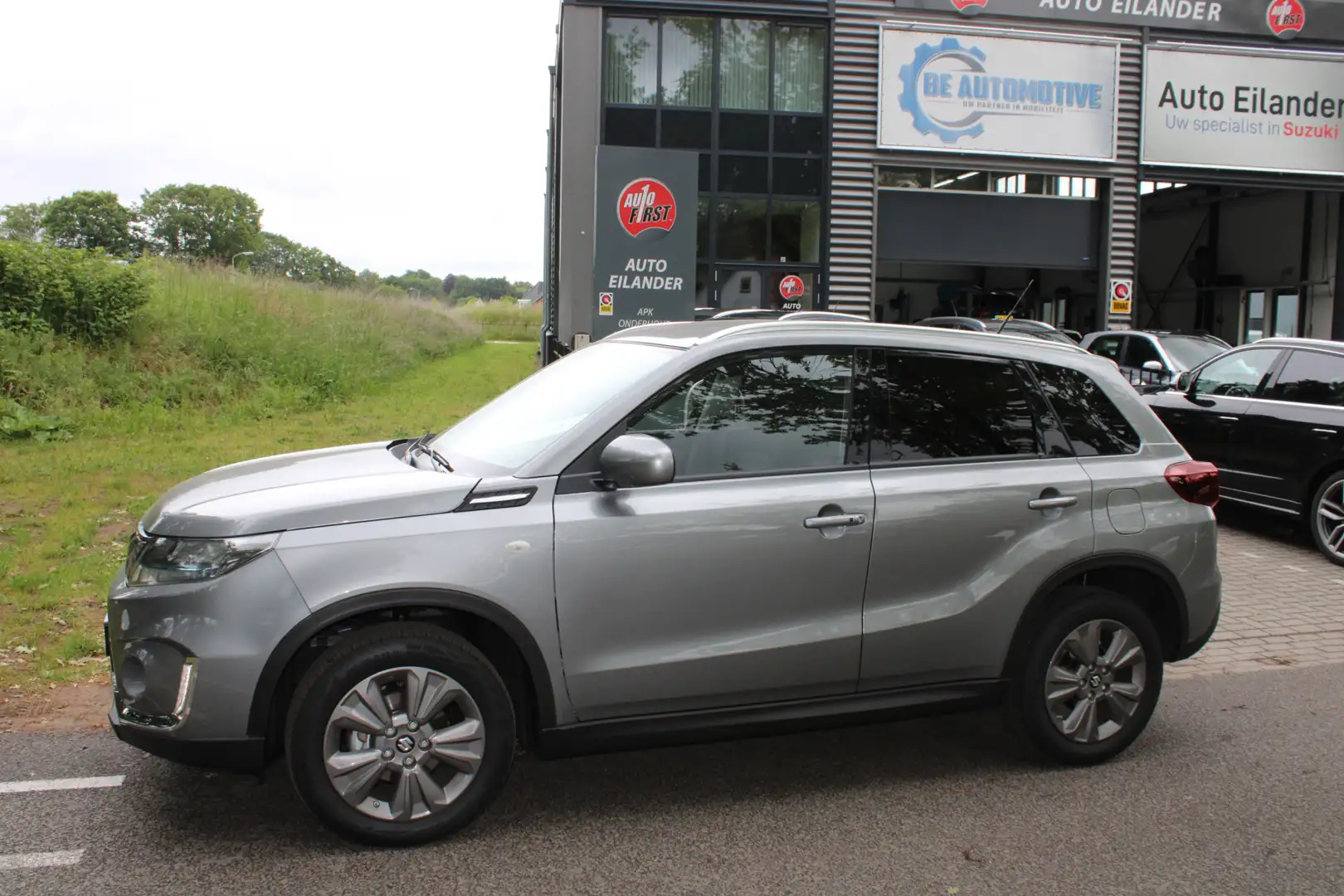 Suzuki Vitara 1.5 Hybrid Select AGS Automaat Grijs - 2