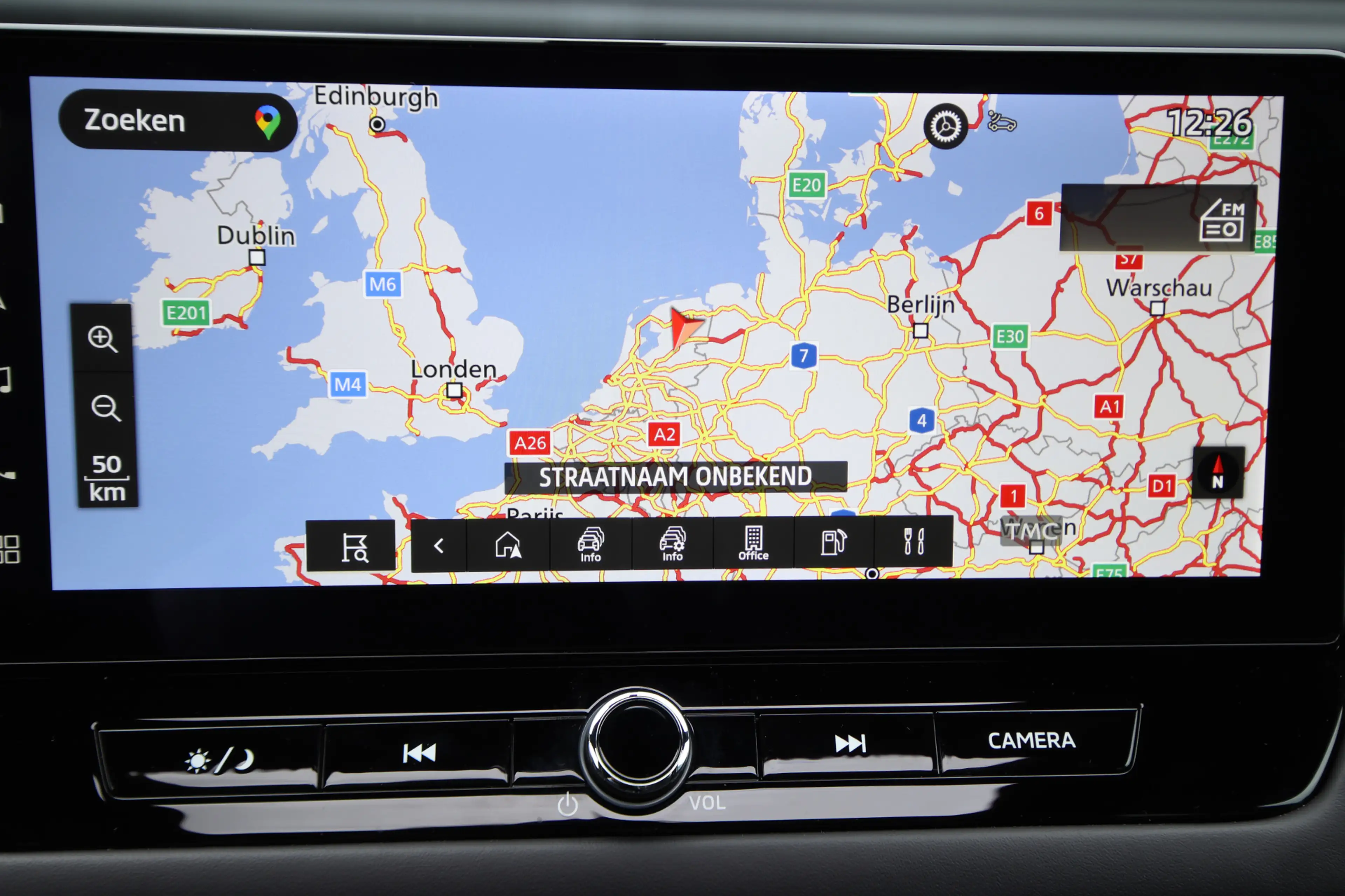 Mitsubishi Outlander 2.4 PHEV Instyle Limited Edition Pano, Adaptieve k — photo 14