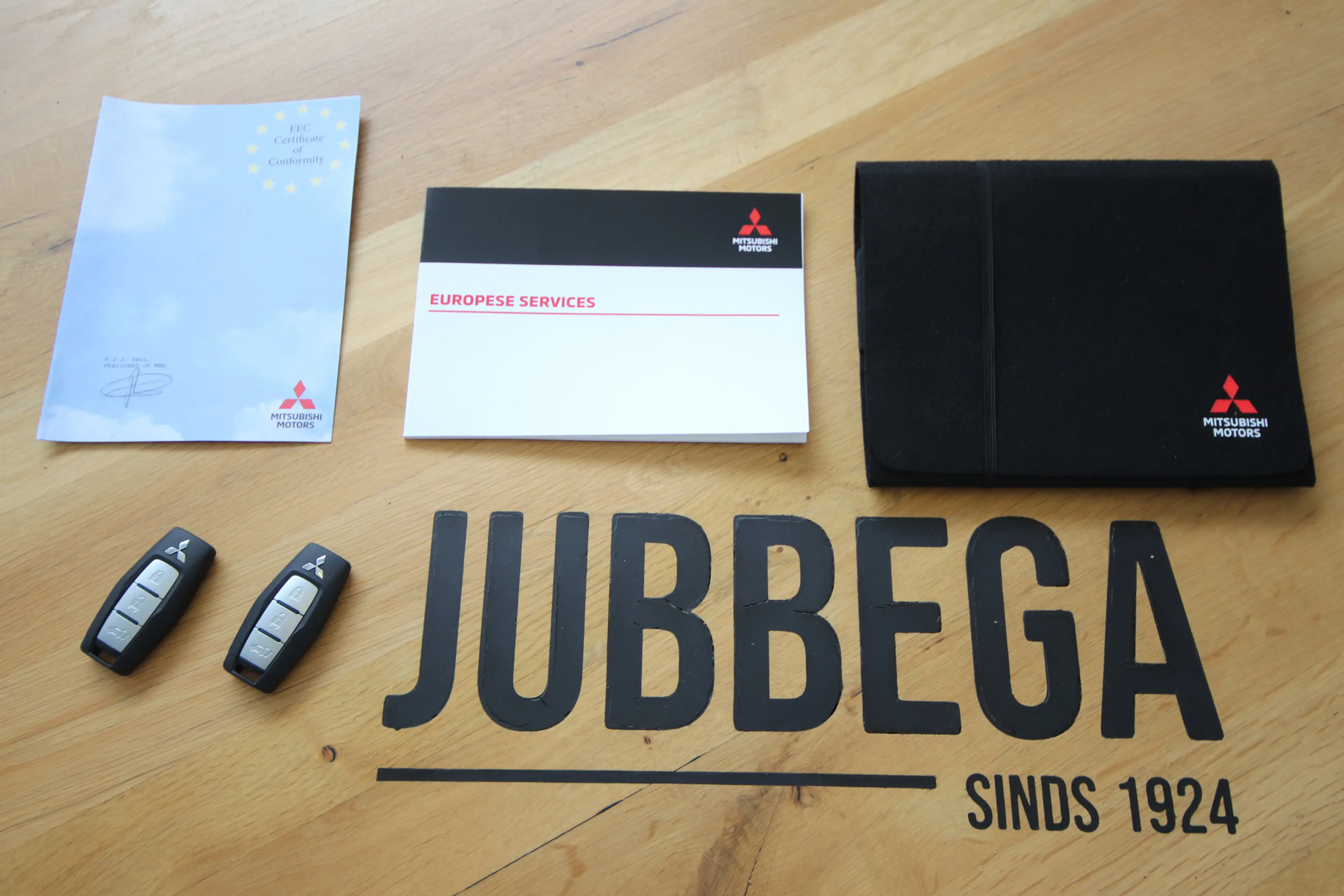 Mitsubishi Outlander 2.4 PHEV Instyle Limited Edition Pano, Adaptieve k — photo 5