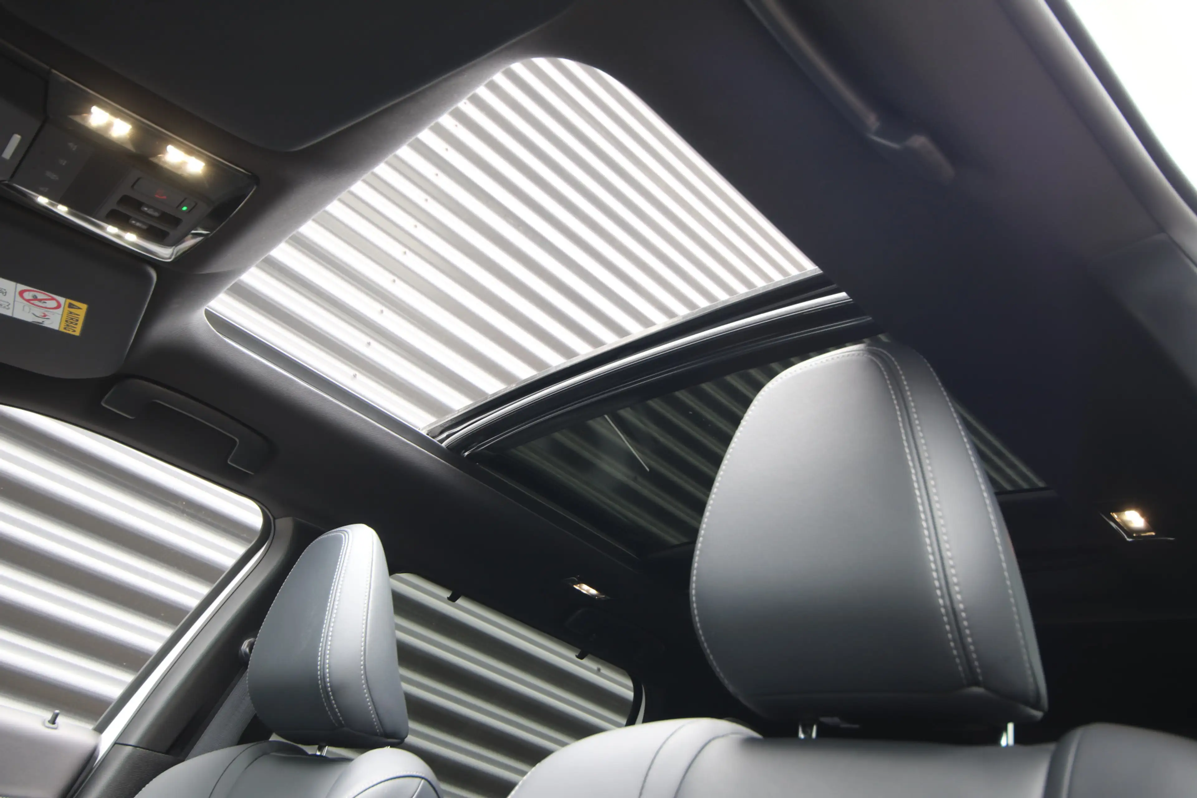 Mitsubishi Outlander 2.4 PHEV Instyle Limited Edition Pano, Adaptieve k — photo 8
