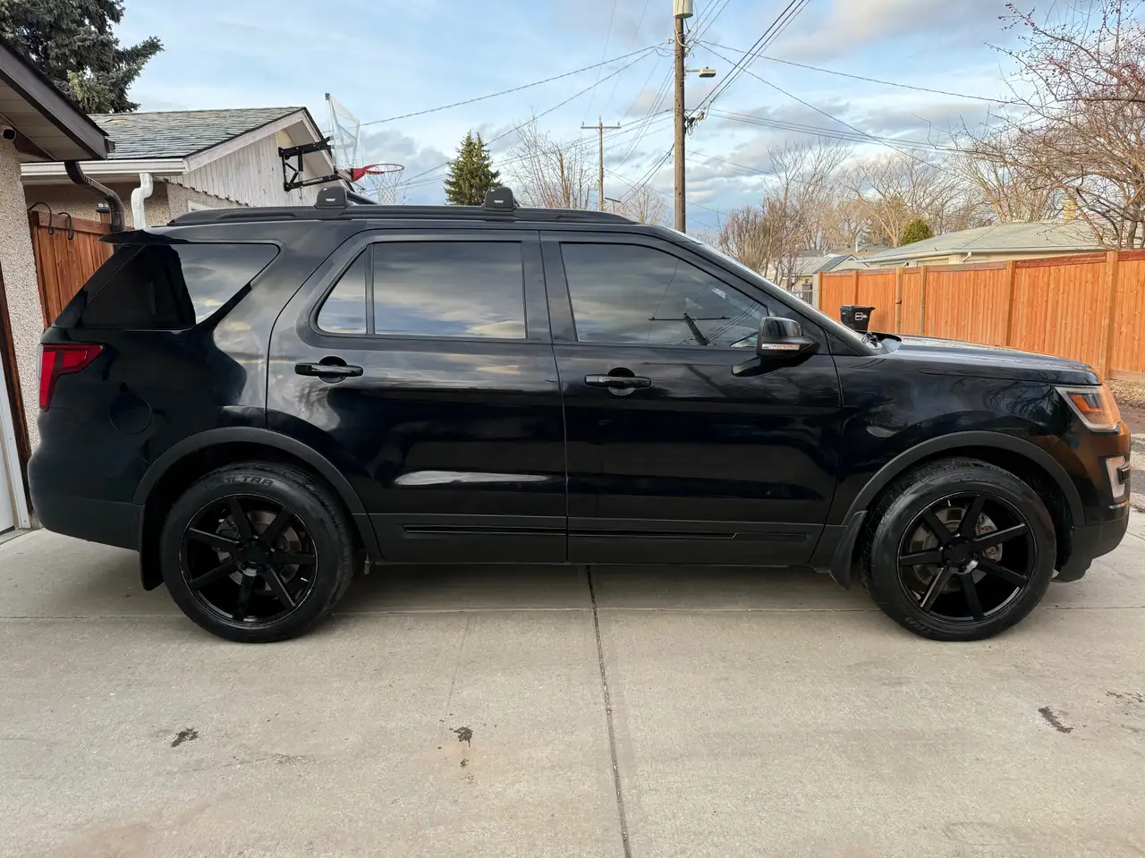 Ford Explorer снимка Ford Explorer