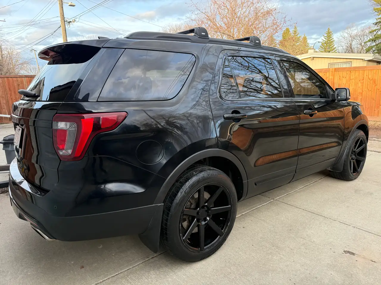 Ford Explorer снимка Ford Explorer