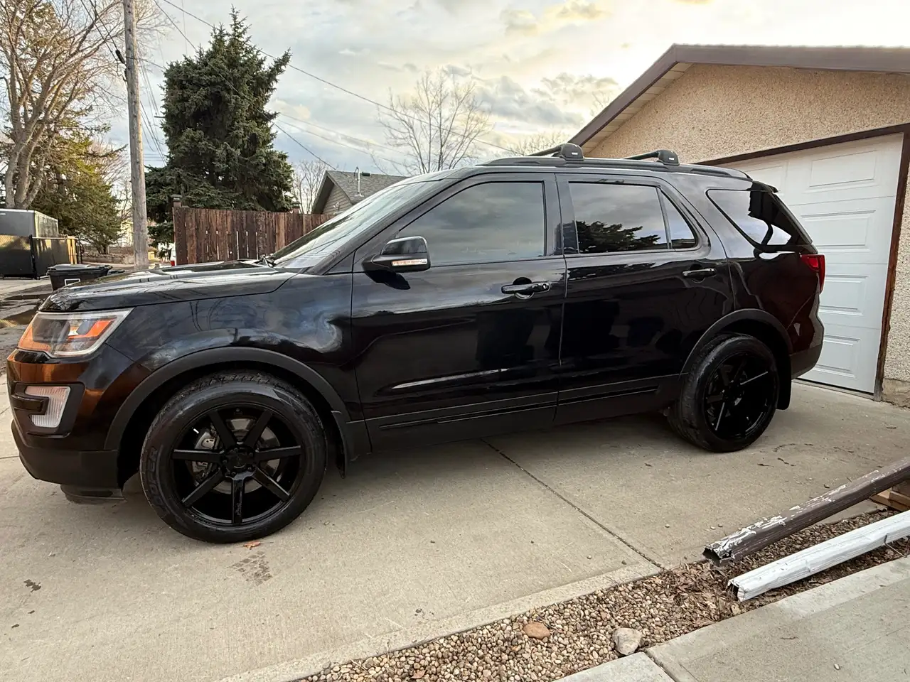 Ford Explorer снимка Ford Explorer