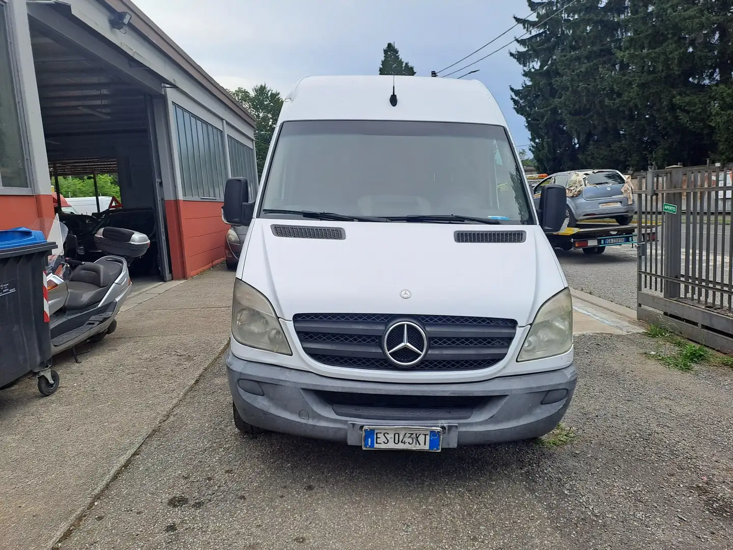 Mercedes-Benz Sprinter Weiß - 2